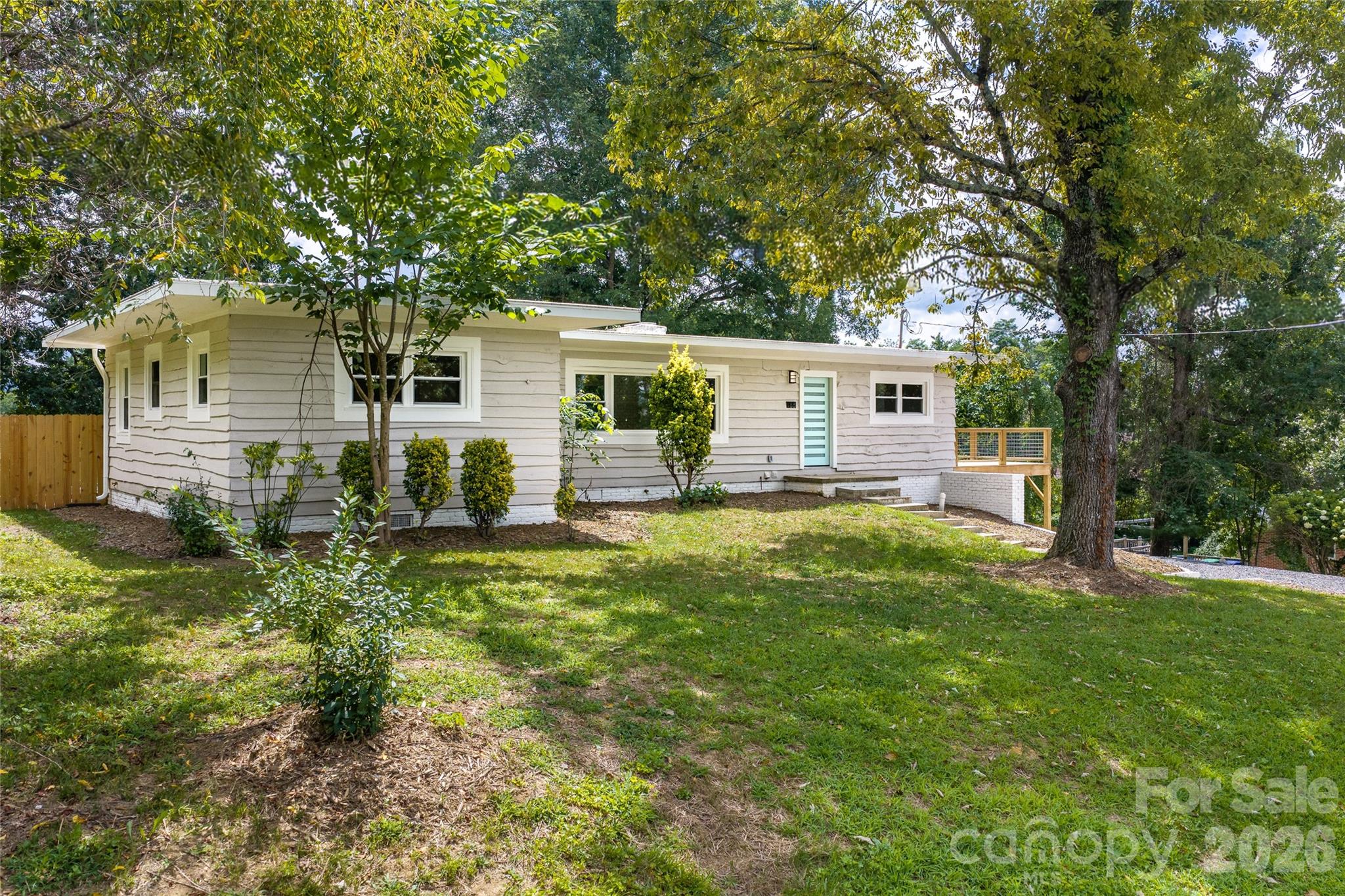 155 Oak Terrace Property Photo 2
