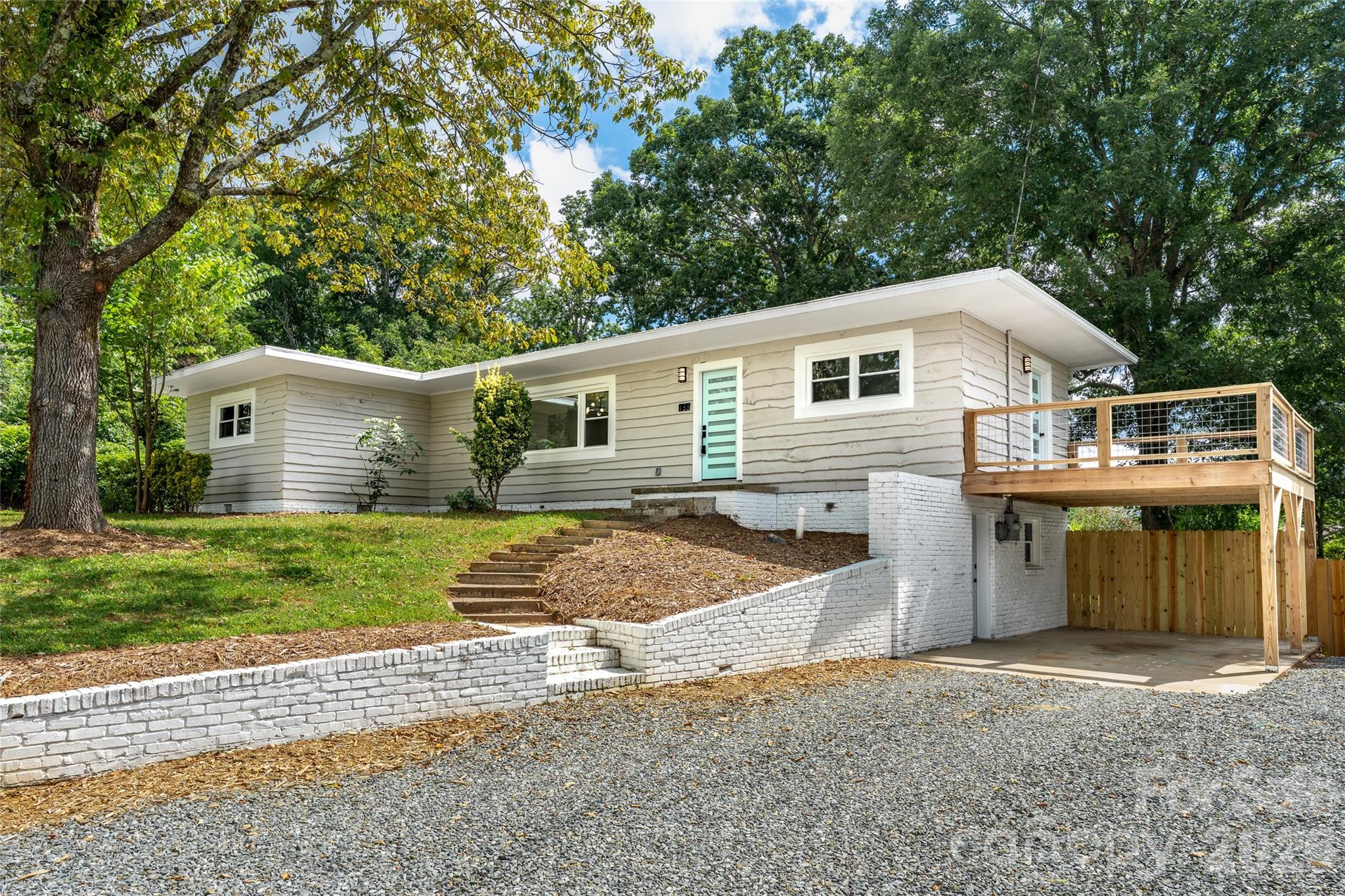155 Oak Terrace Property Photo 3