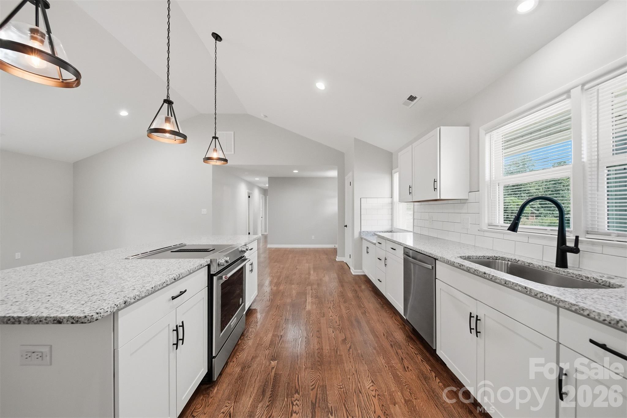 908 13th Street Property Photo 4