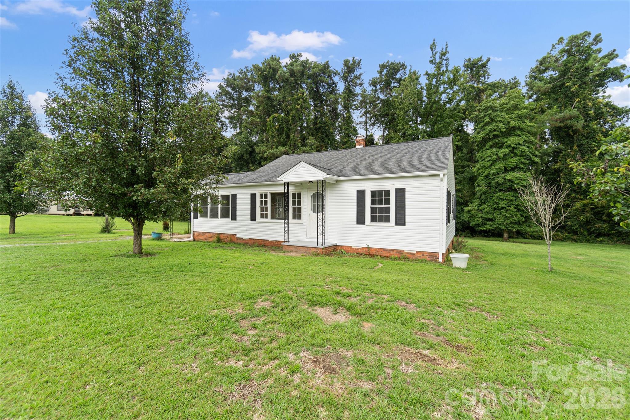 842 Moores Lake Road Property Photo 1