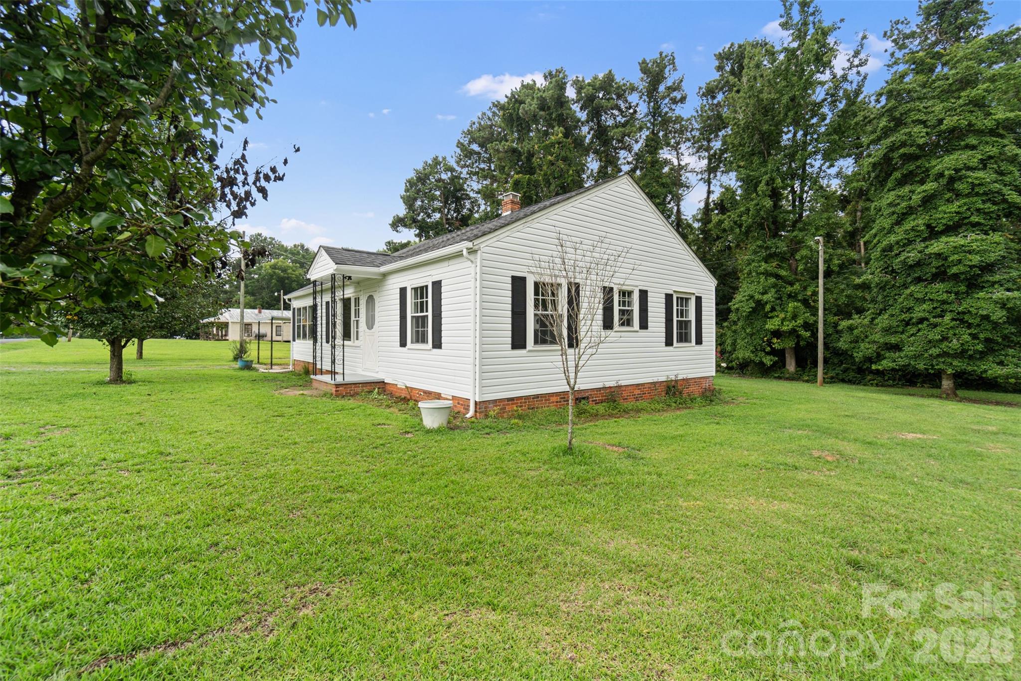 842 Moores Lake Road Property Photo 3