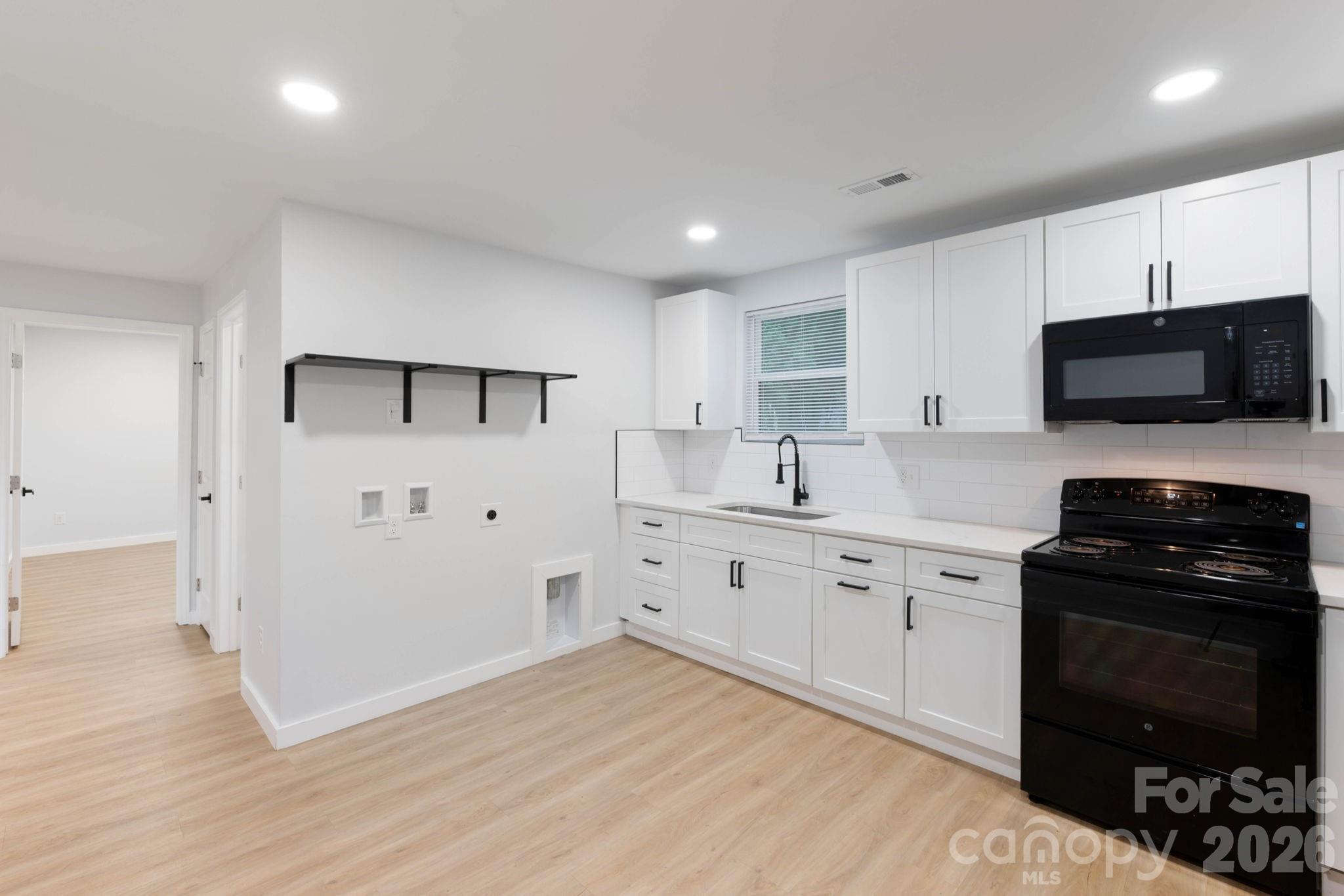 615 E Saunders Avenue Property Photo 4