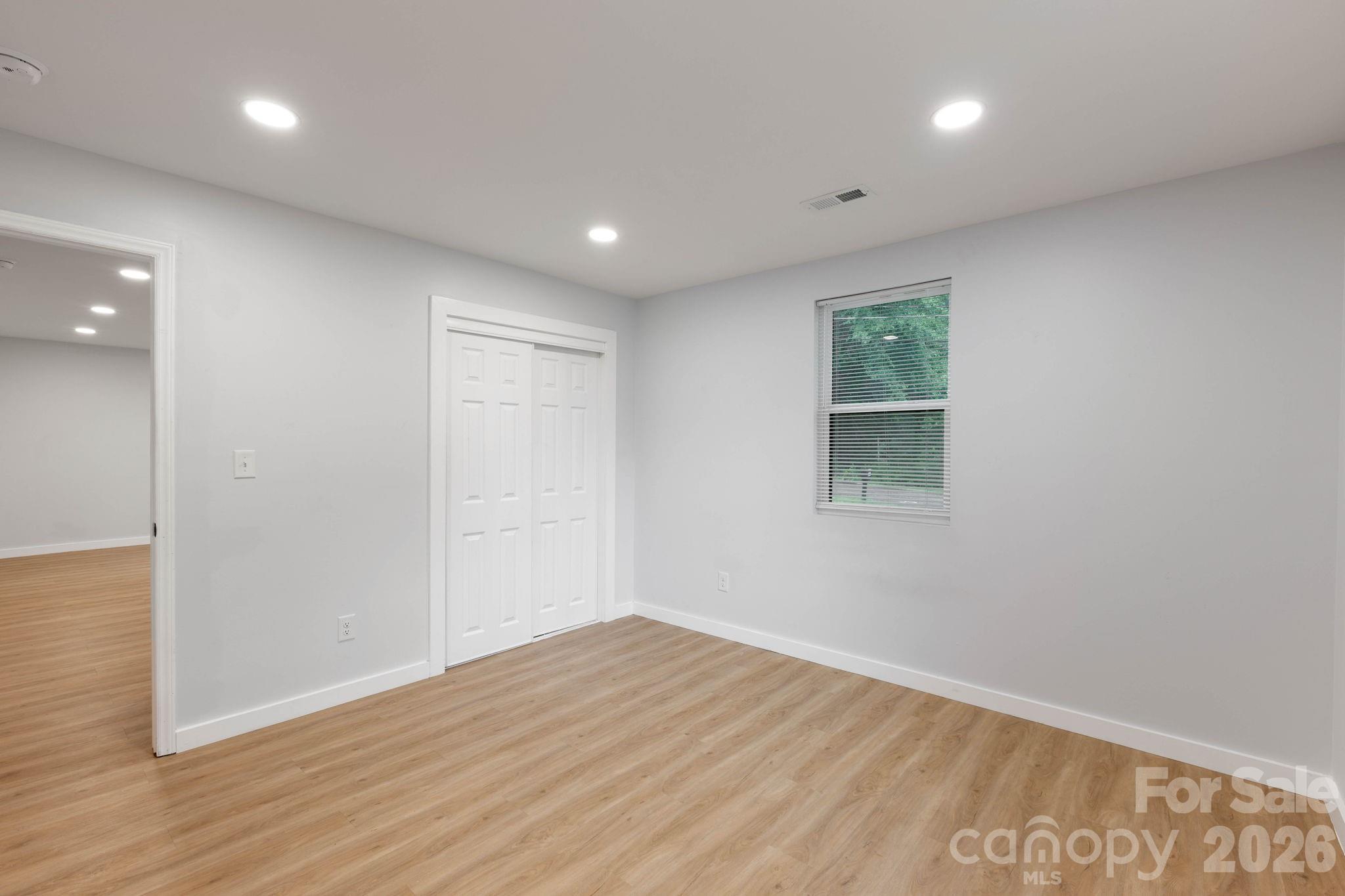 615 E Saunders Avenue Property Photo 12