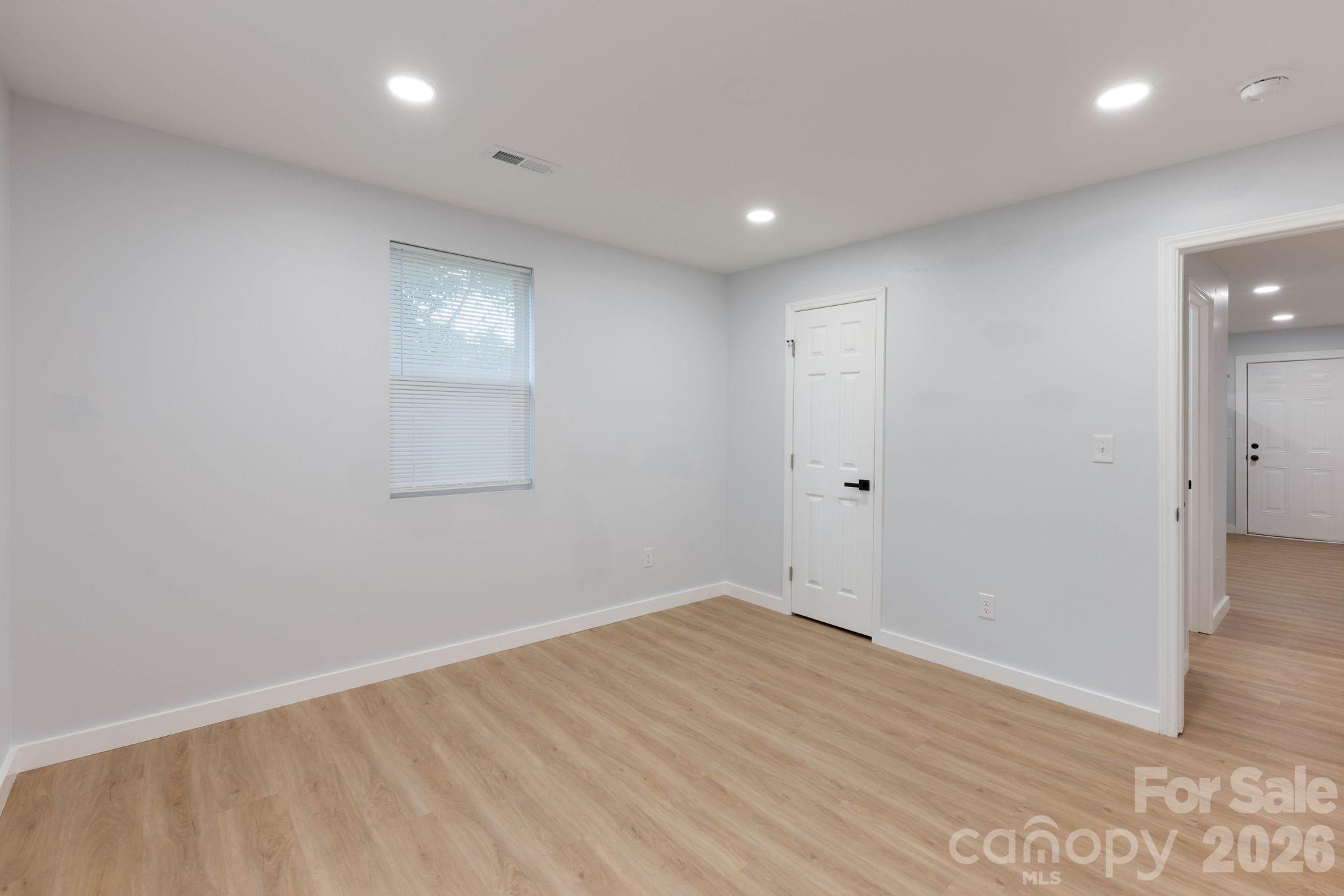 615 E Saunders Avenue Property Photo 14