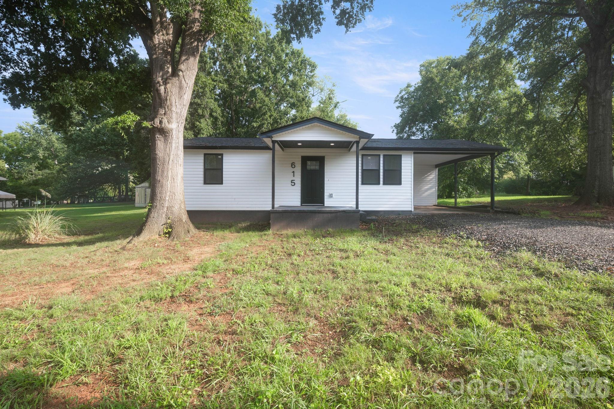 615 E Saunders Avenue Property Photo 21