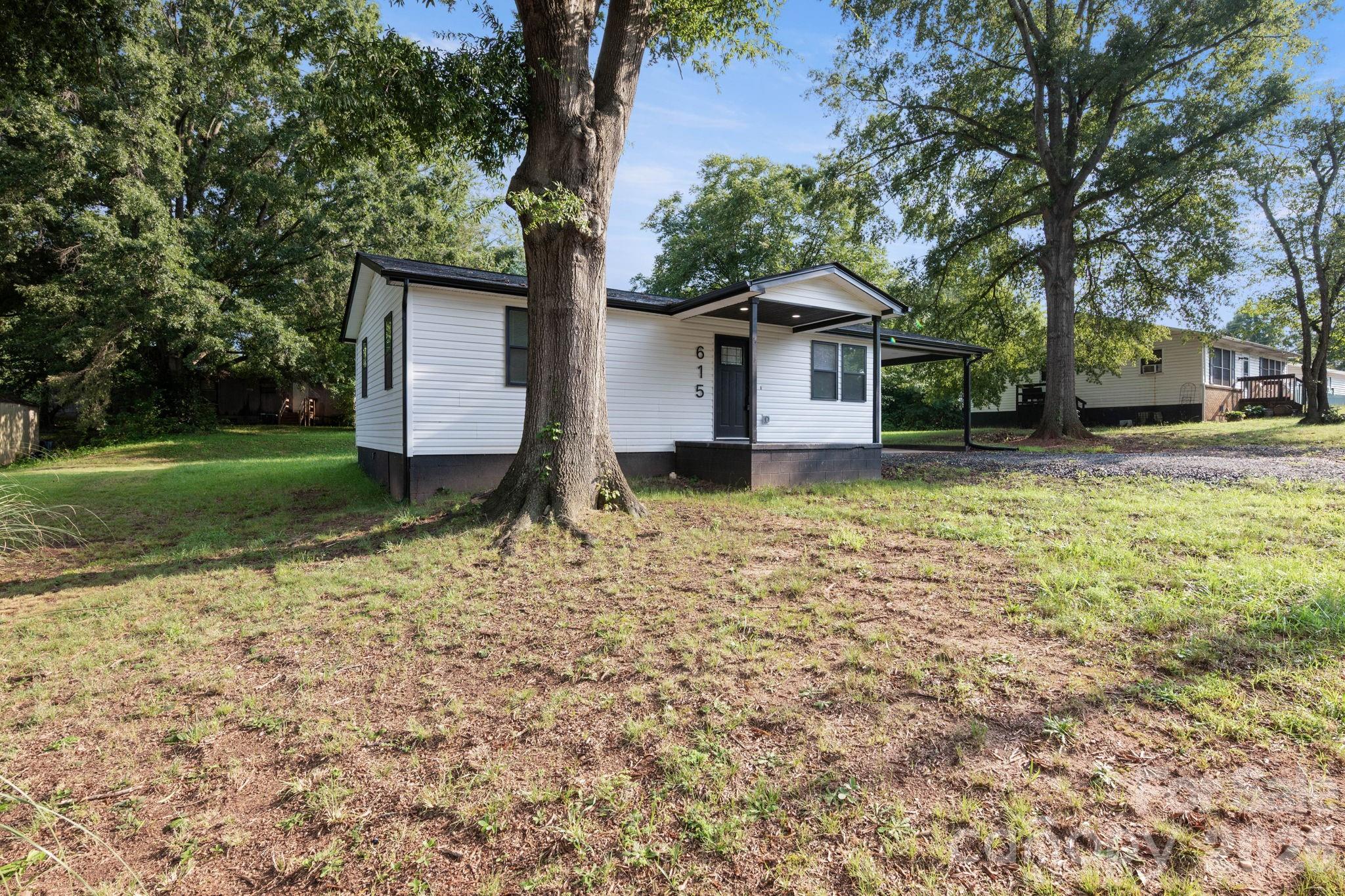615 E Saunders Avenue Property Photo 23