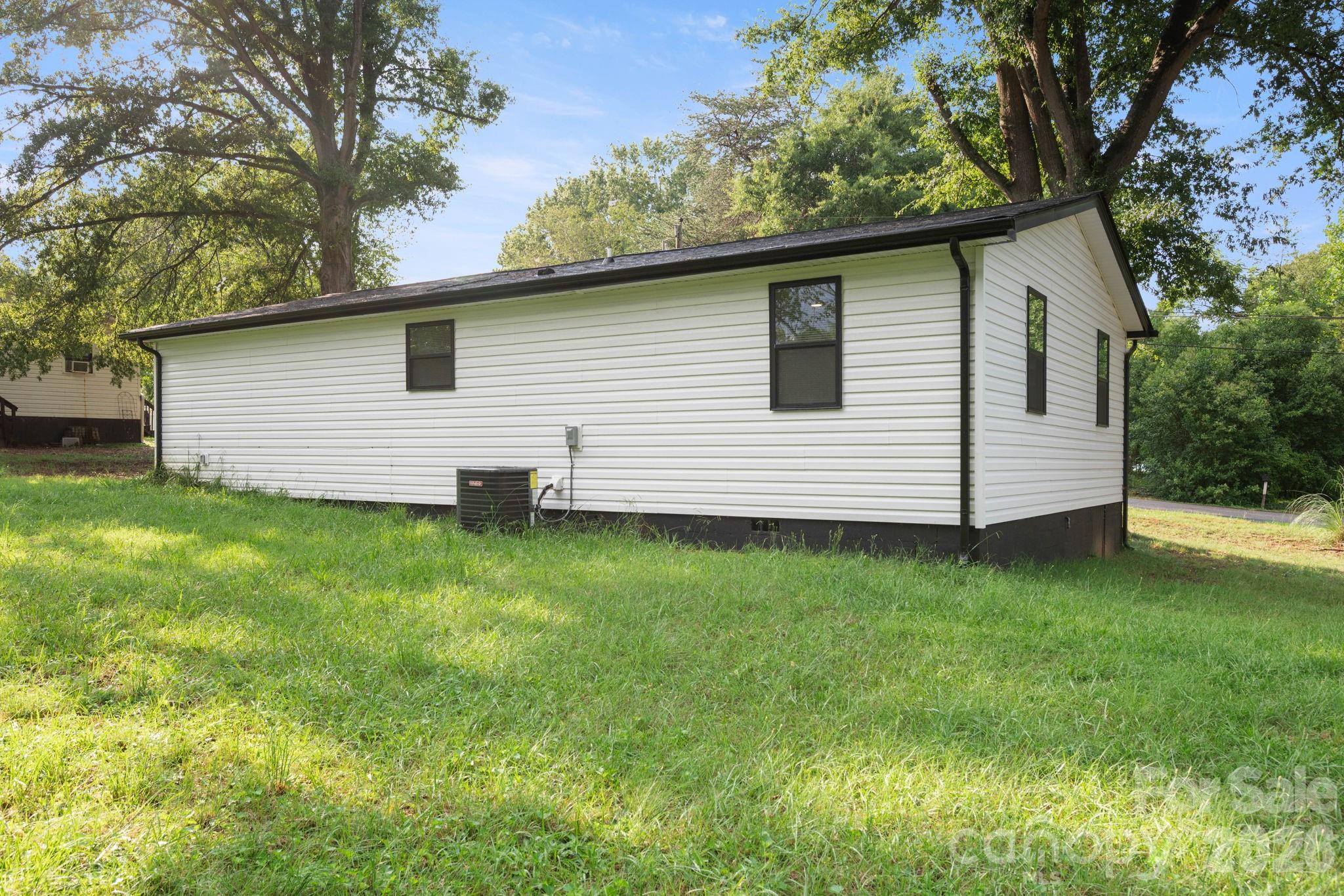 615 E Saunders Avenue Property Photo 24