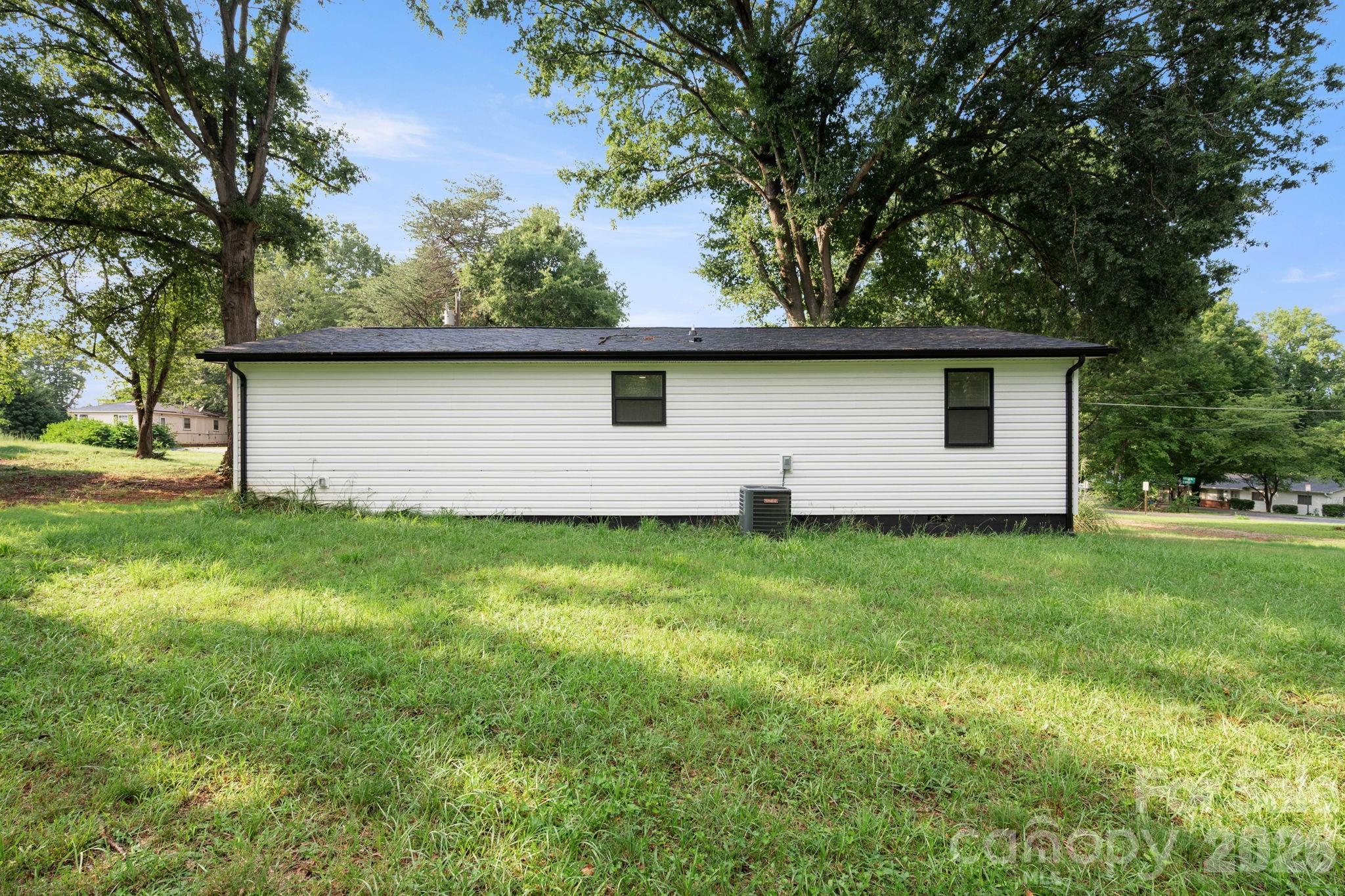 615 E Saunders Avenue Property Photo 25