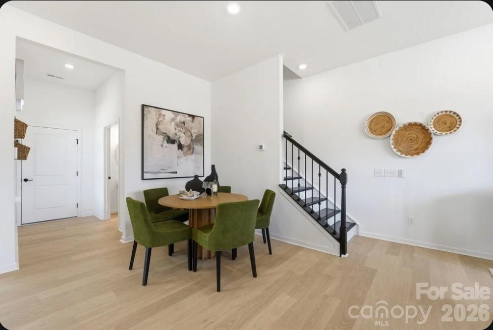 525 Silver Star Boulevard Property Photo 6
