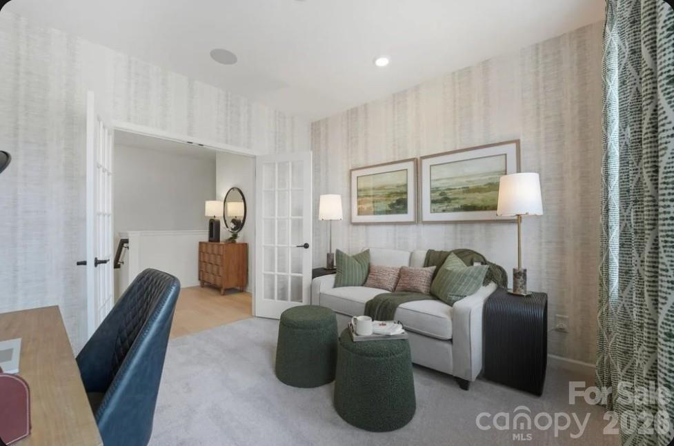 525 Silver Star Boulevard Property Photo 13