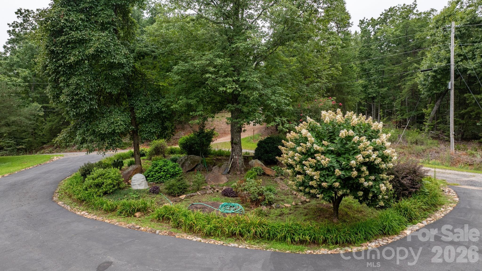 422 Ridge Creek Drive Property Photo 4