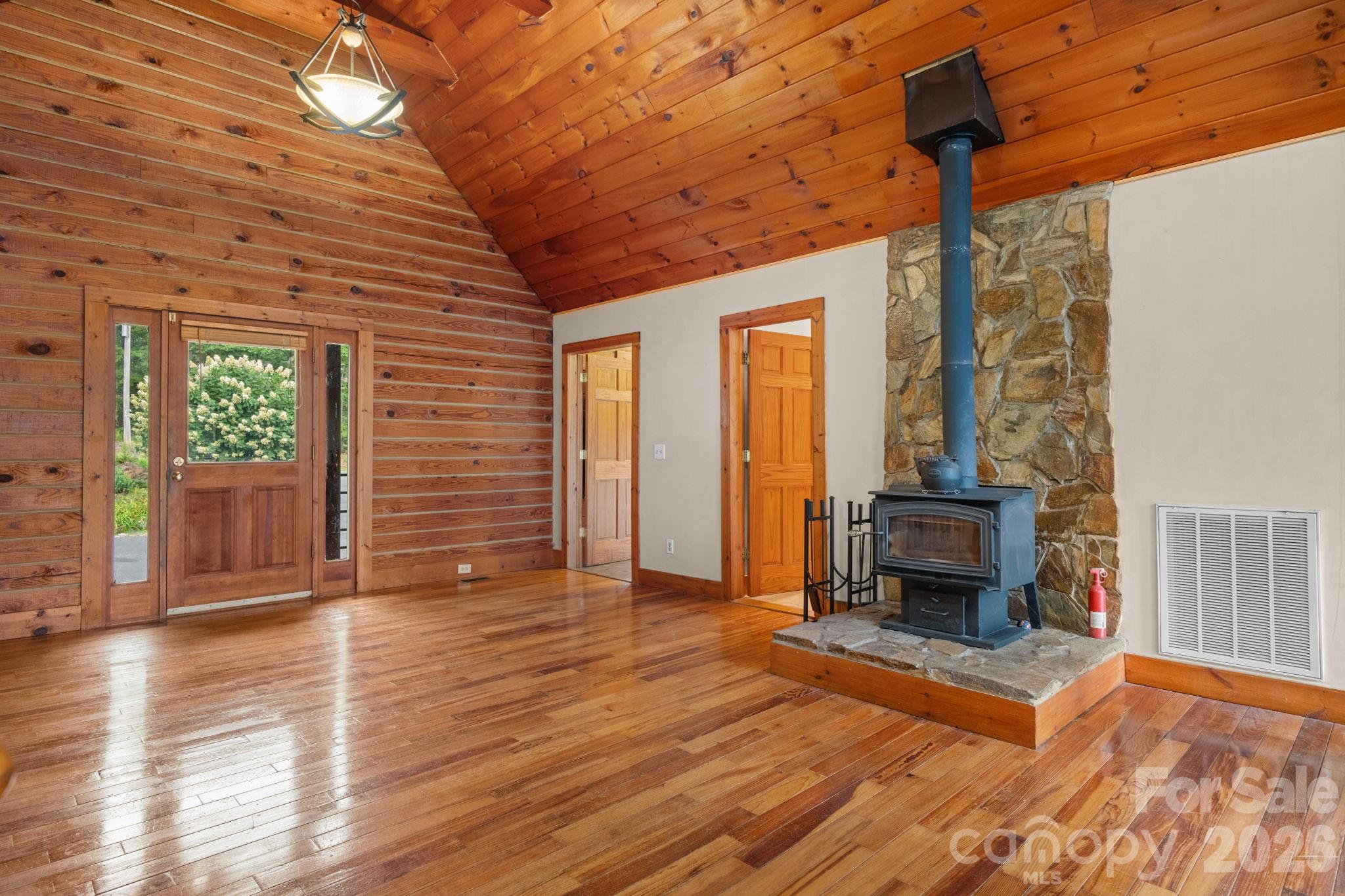 422 Ridge Creek Drive Property Photo 13