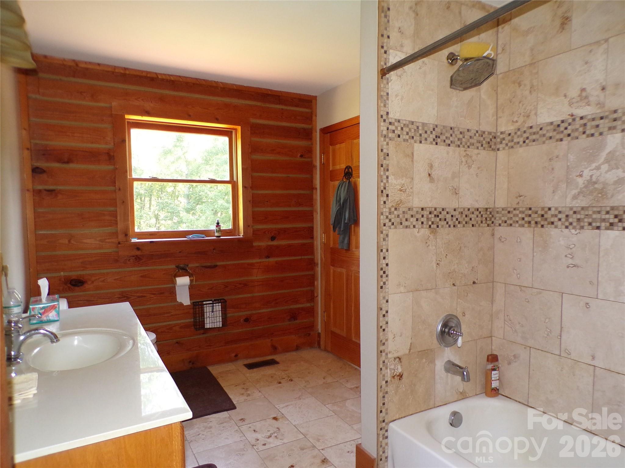 422 Ridge Creek Drive Property Photo 19