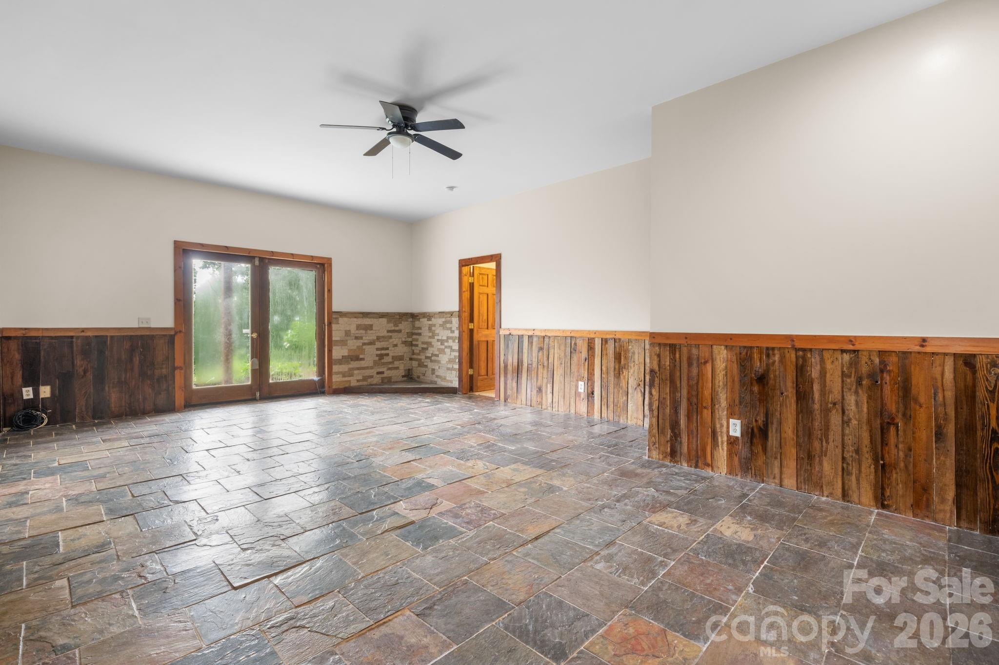 422 Ridge Creek Drive Property Photo 22