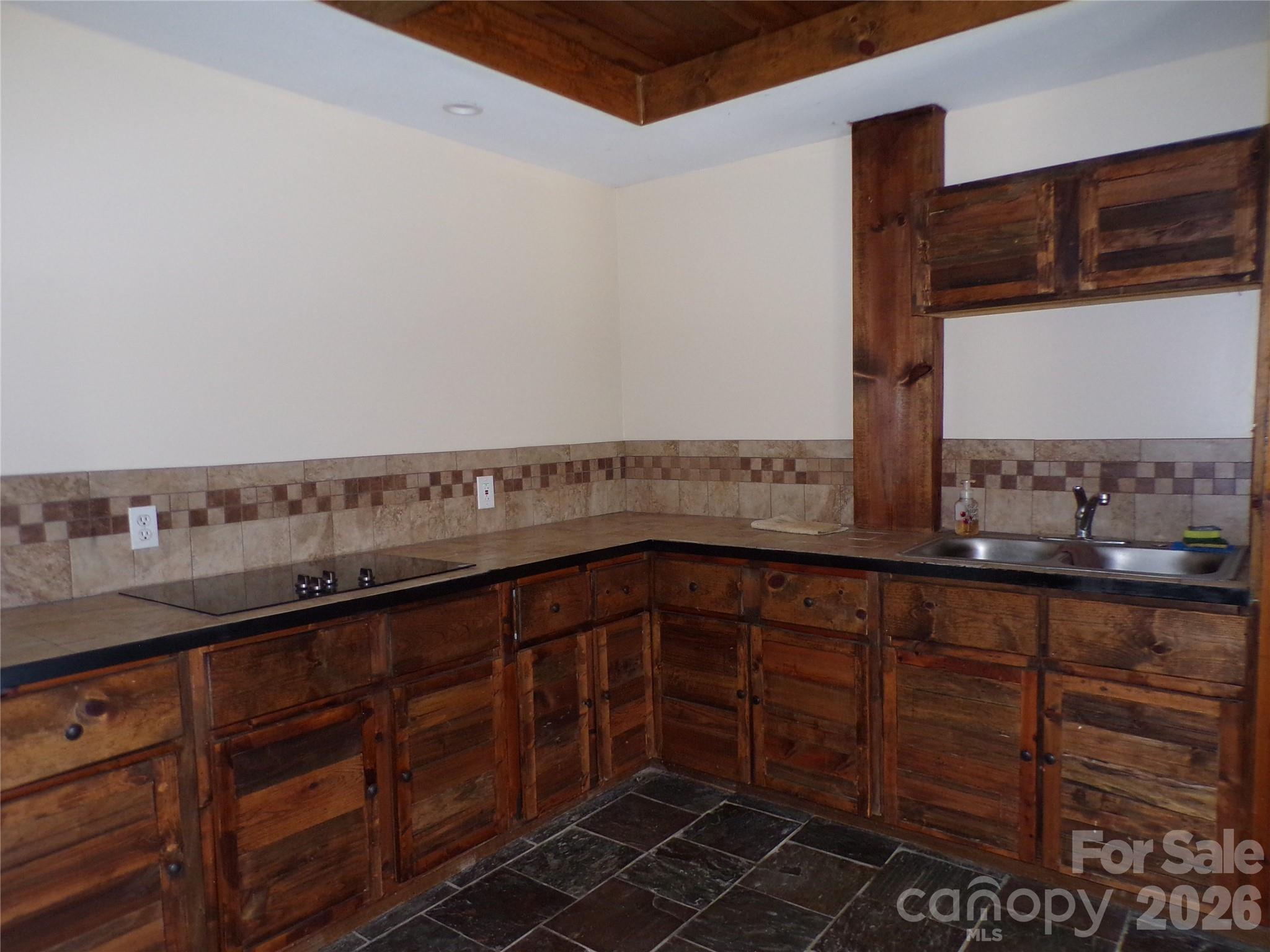 422 Ridge Creek Drive Property Photo 24