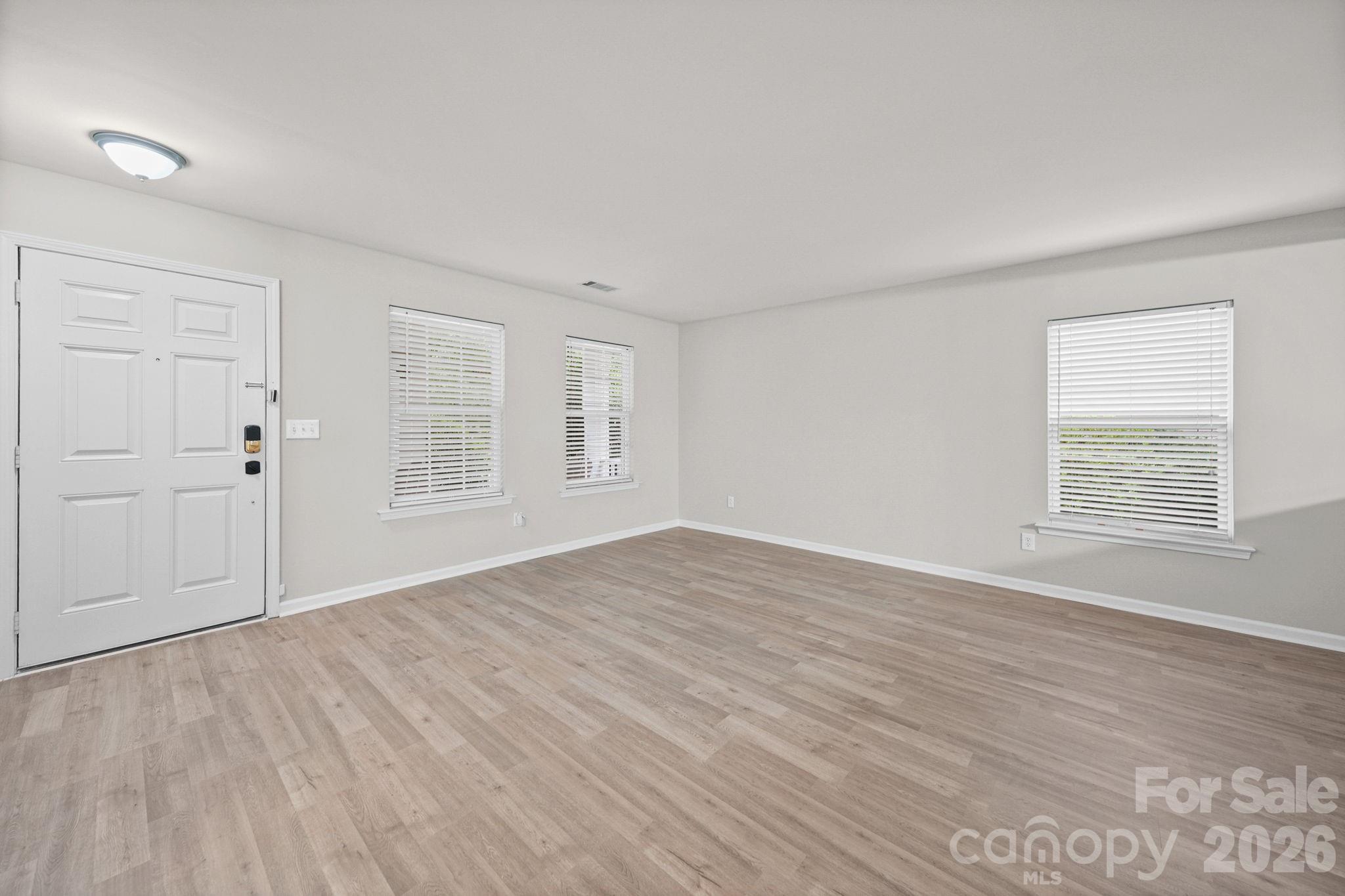 9220 Seamill Road Property Photo 7