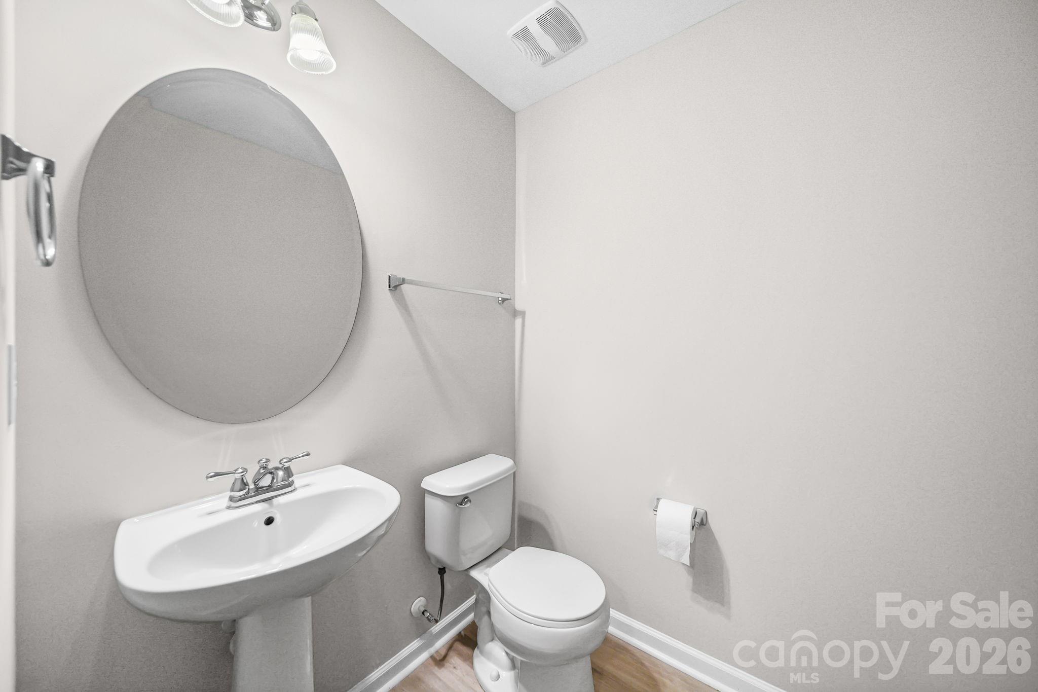 9220 Seamill Road Property Photo 12