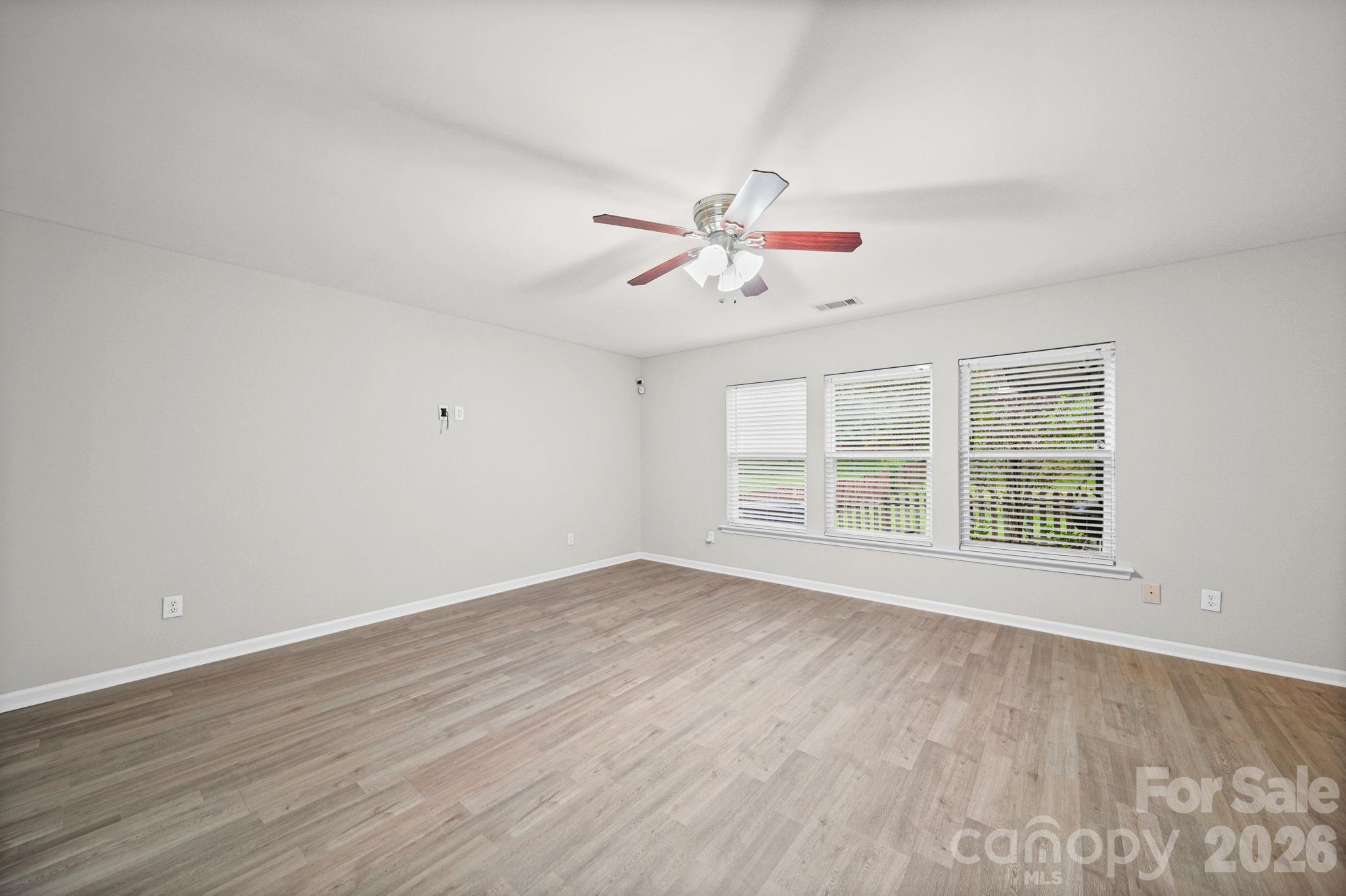 9220 Seamill Road Property Photo 13