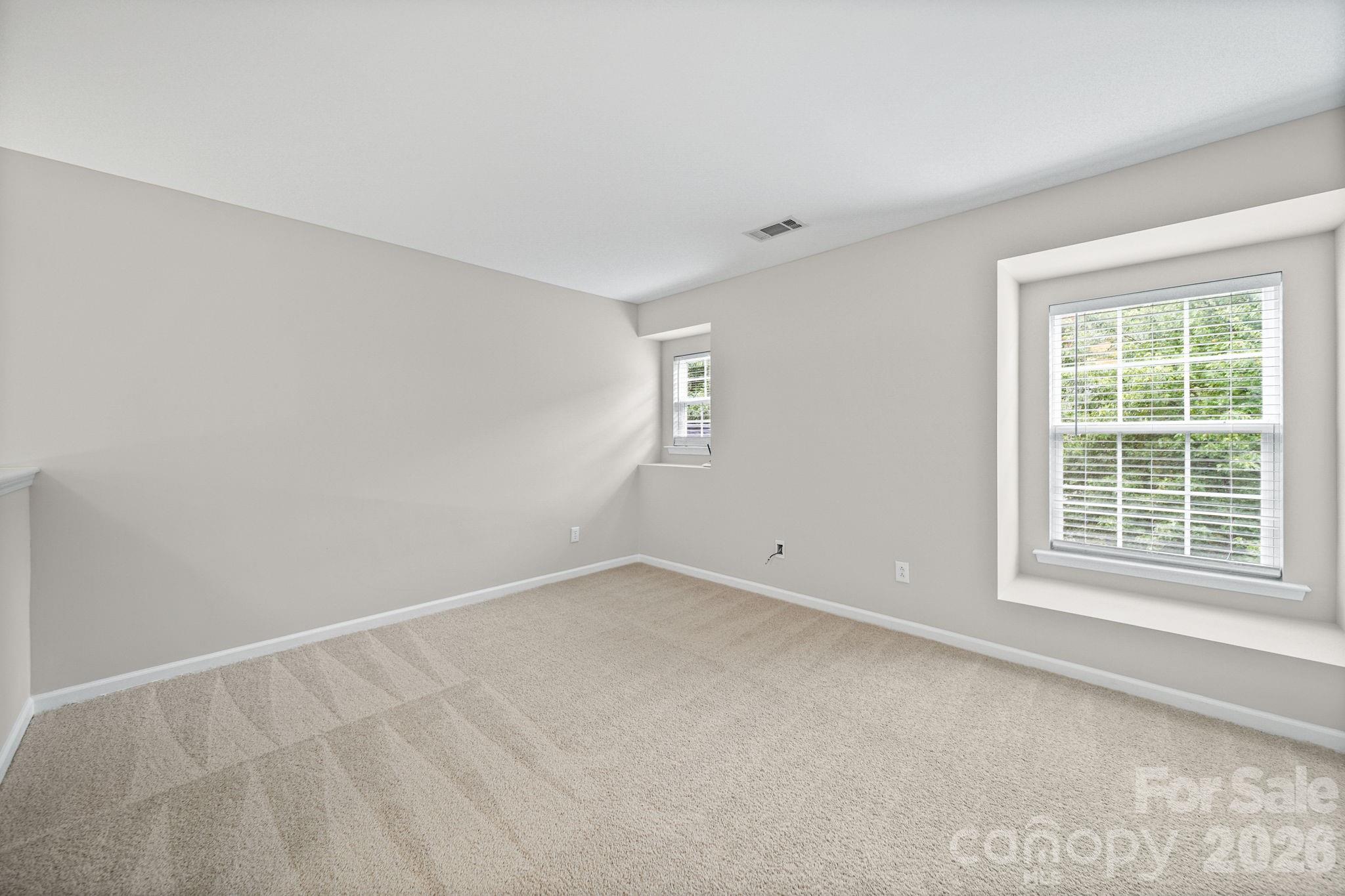 9220 Seamill Road Property Photo 15