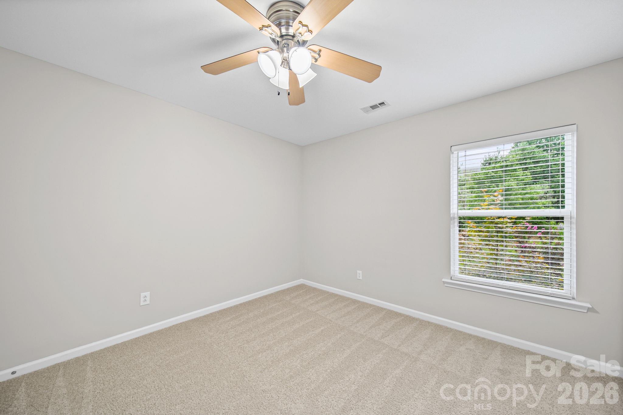 9220 Seamill Road Property Photo 18