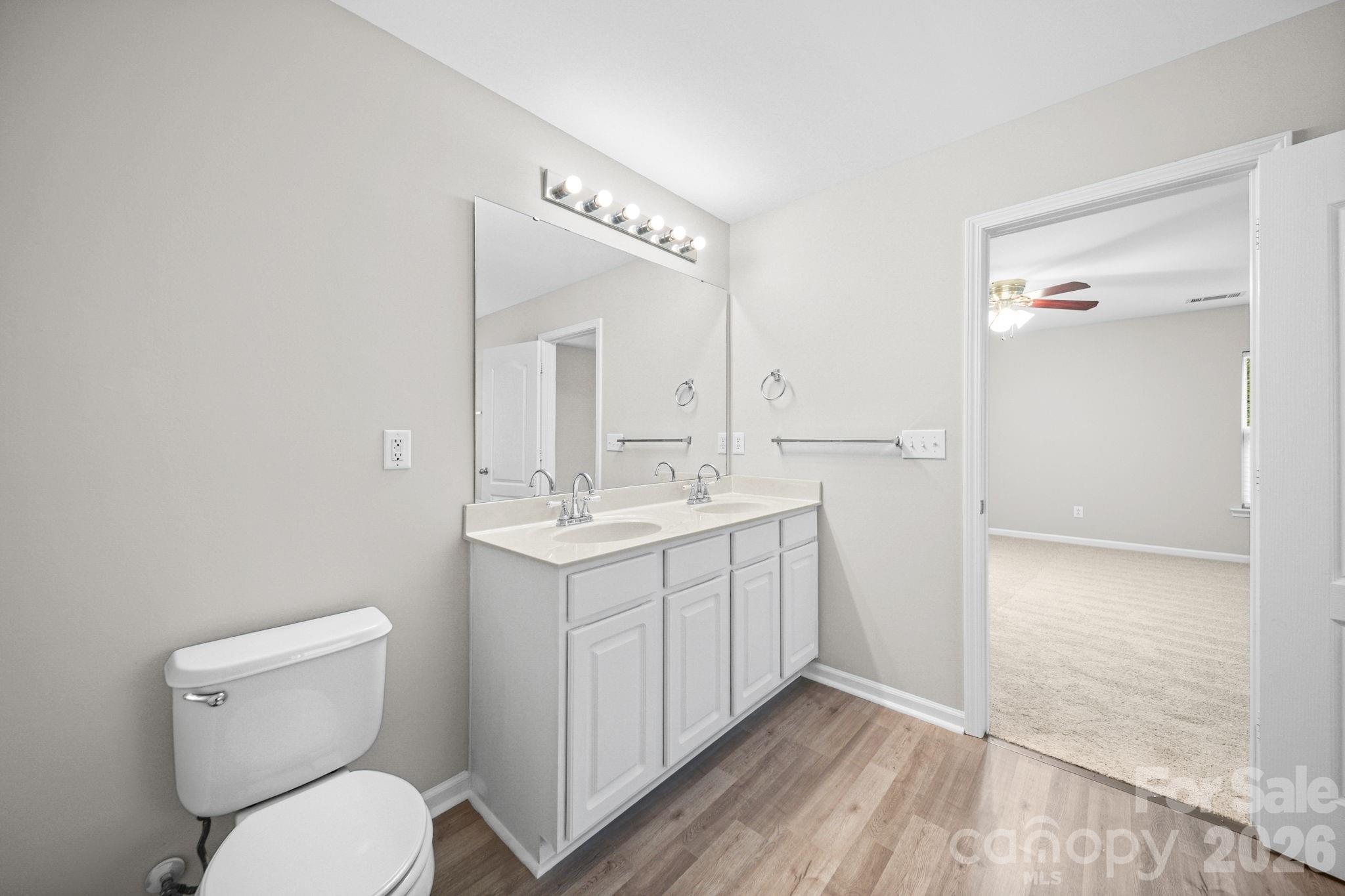 9220 Seamill Road Property Photo 24