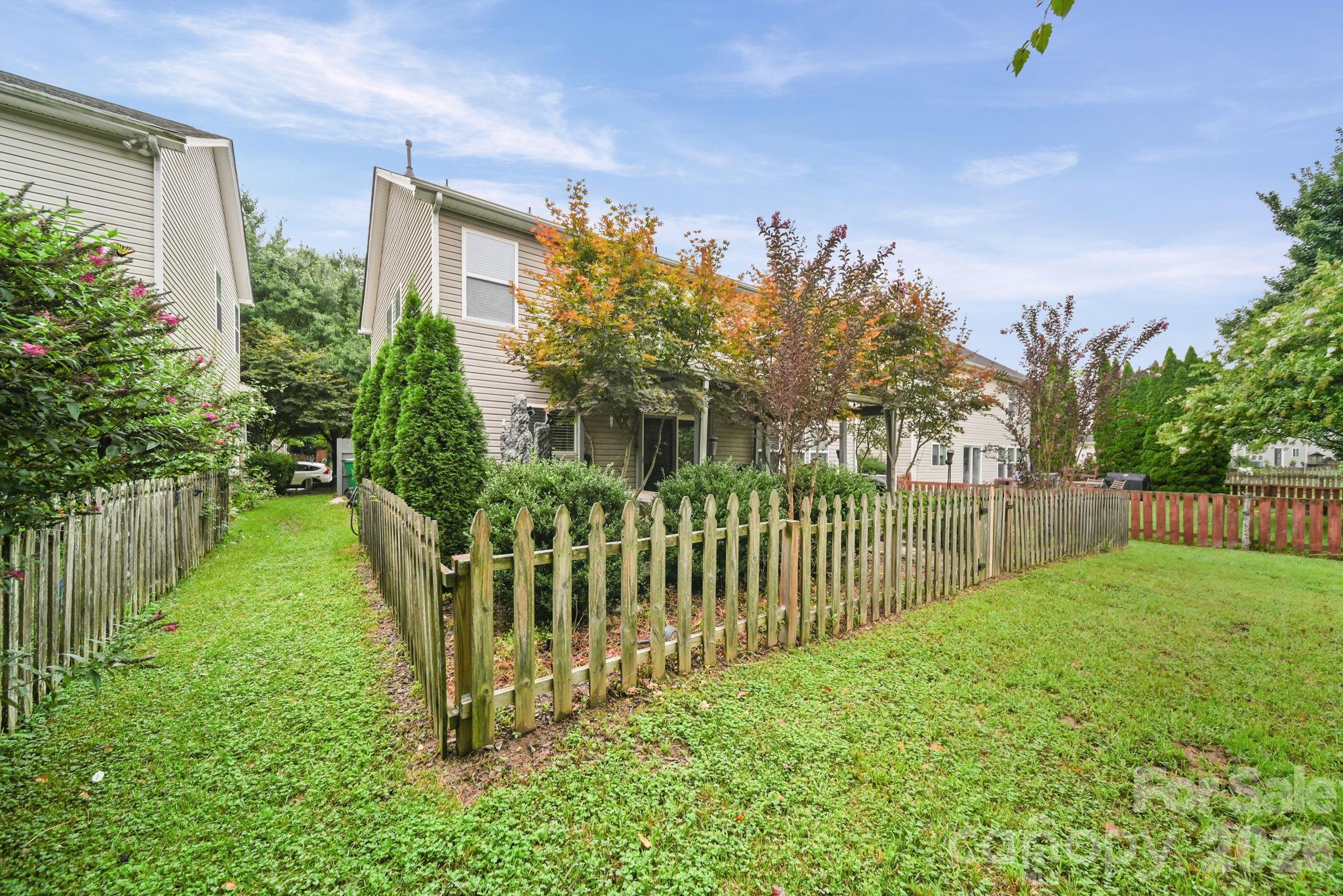 9220 Seamill Road Property Photo 29
