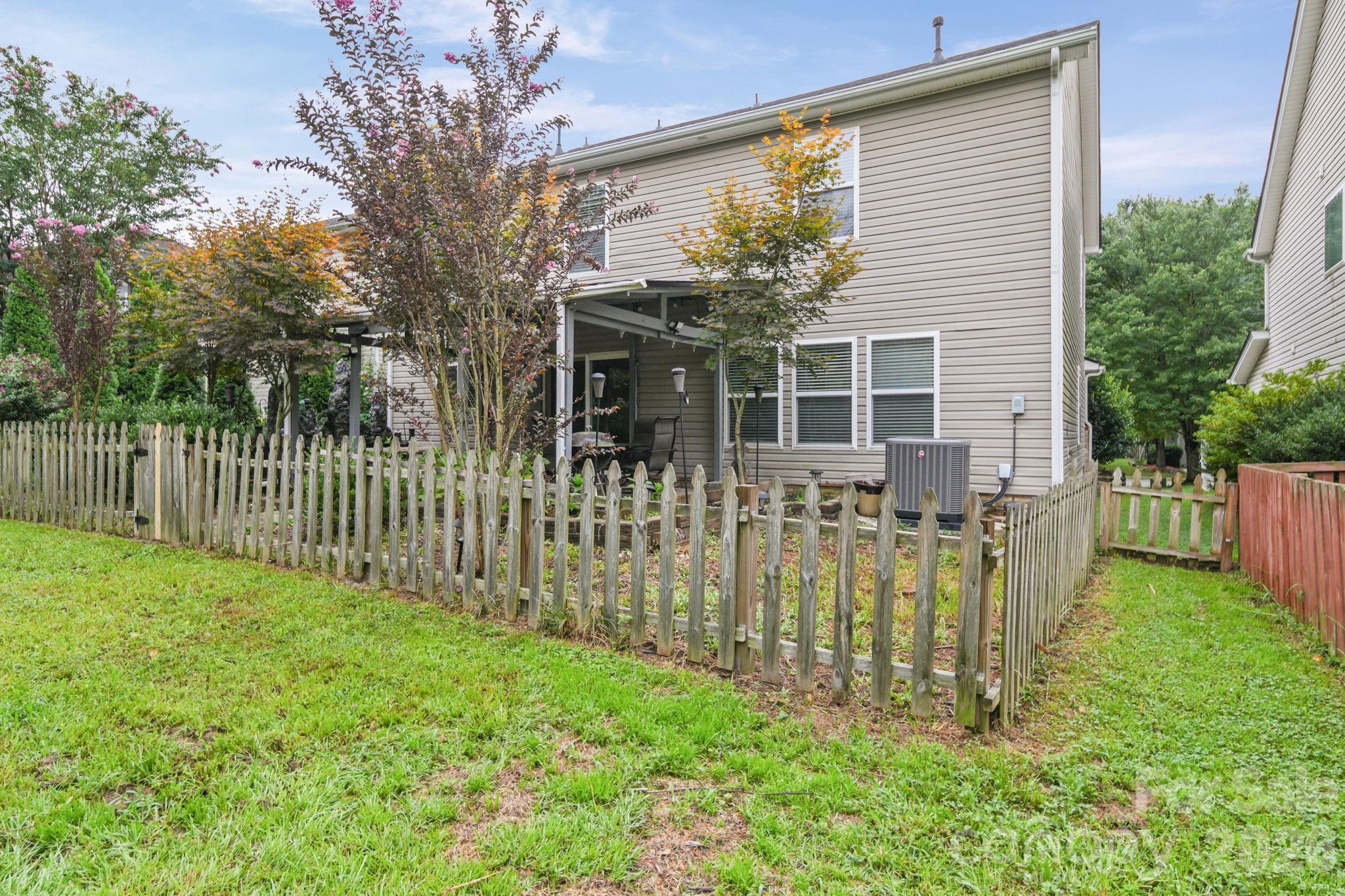 9220 Seamill Road Property Photo 31