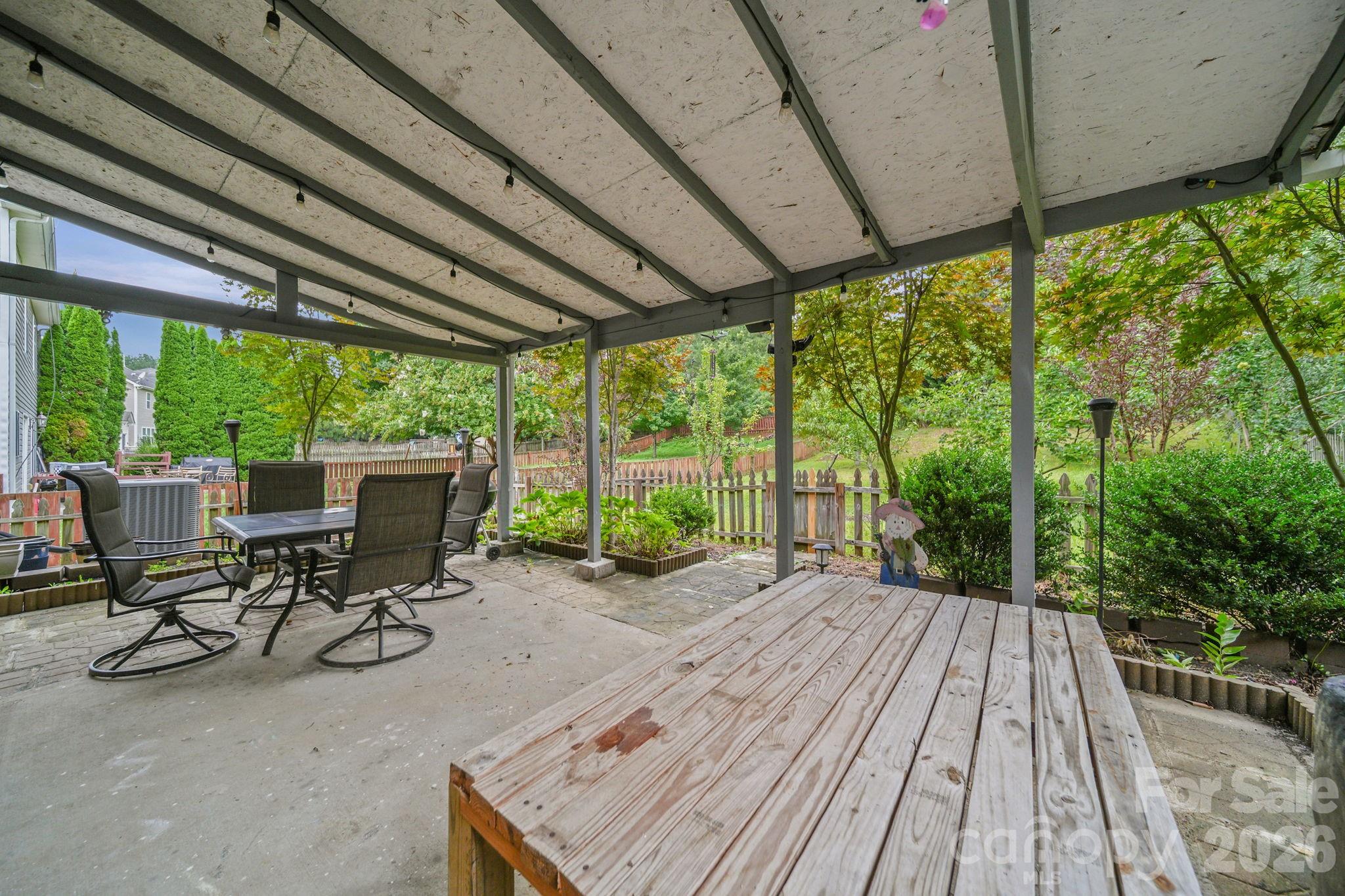 9220 Seamill Road Property Photo 33