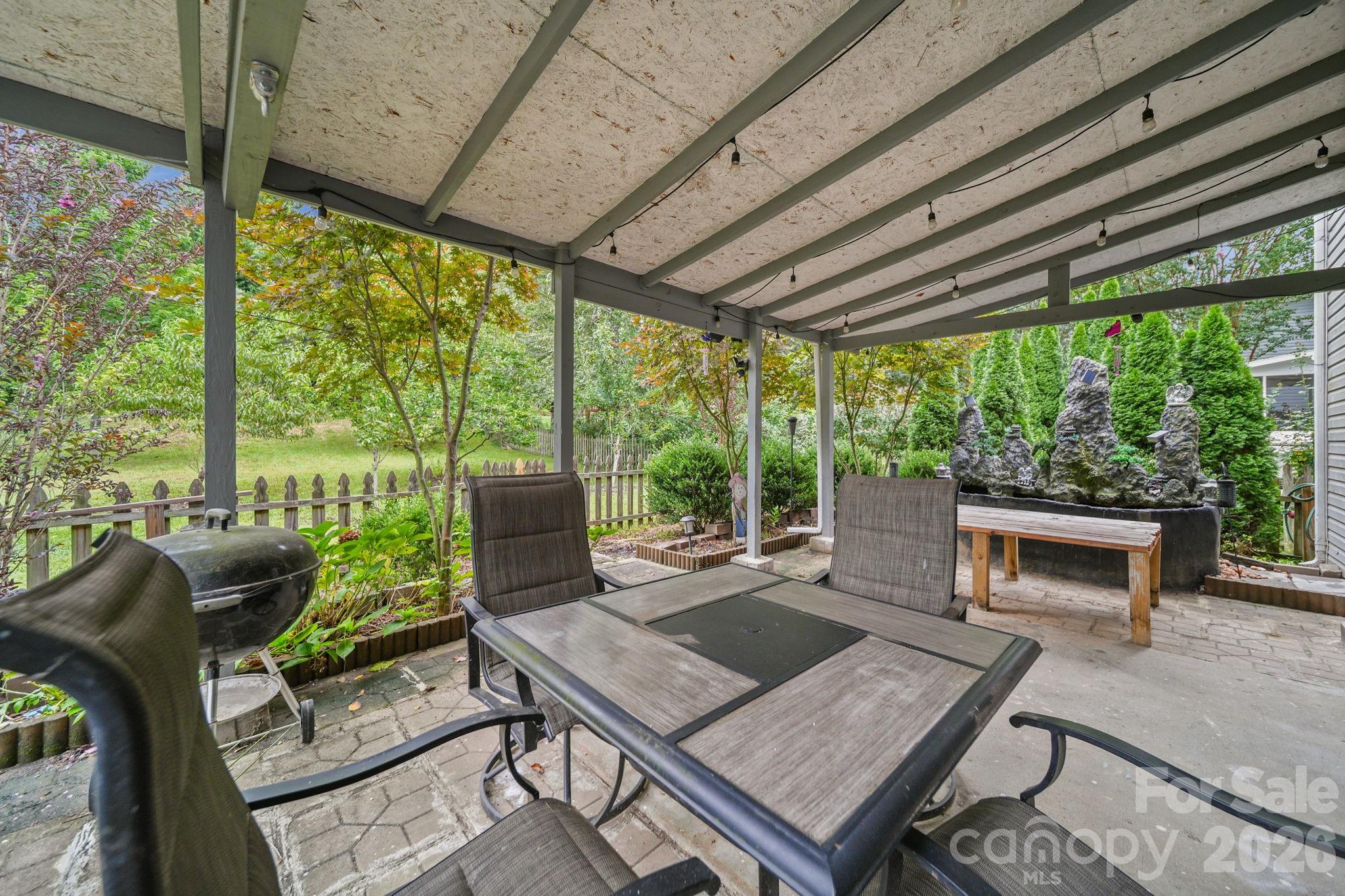 9220 Seamill Road Property Photo 34