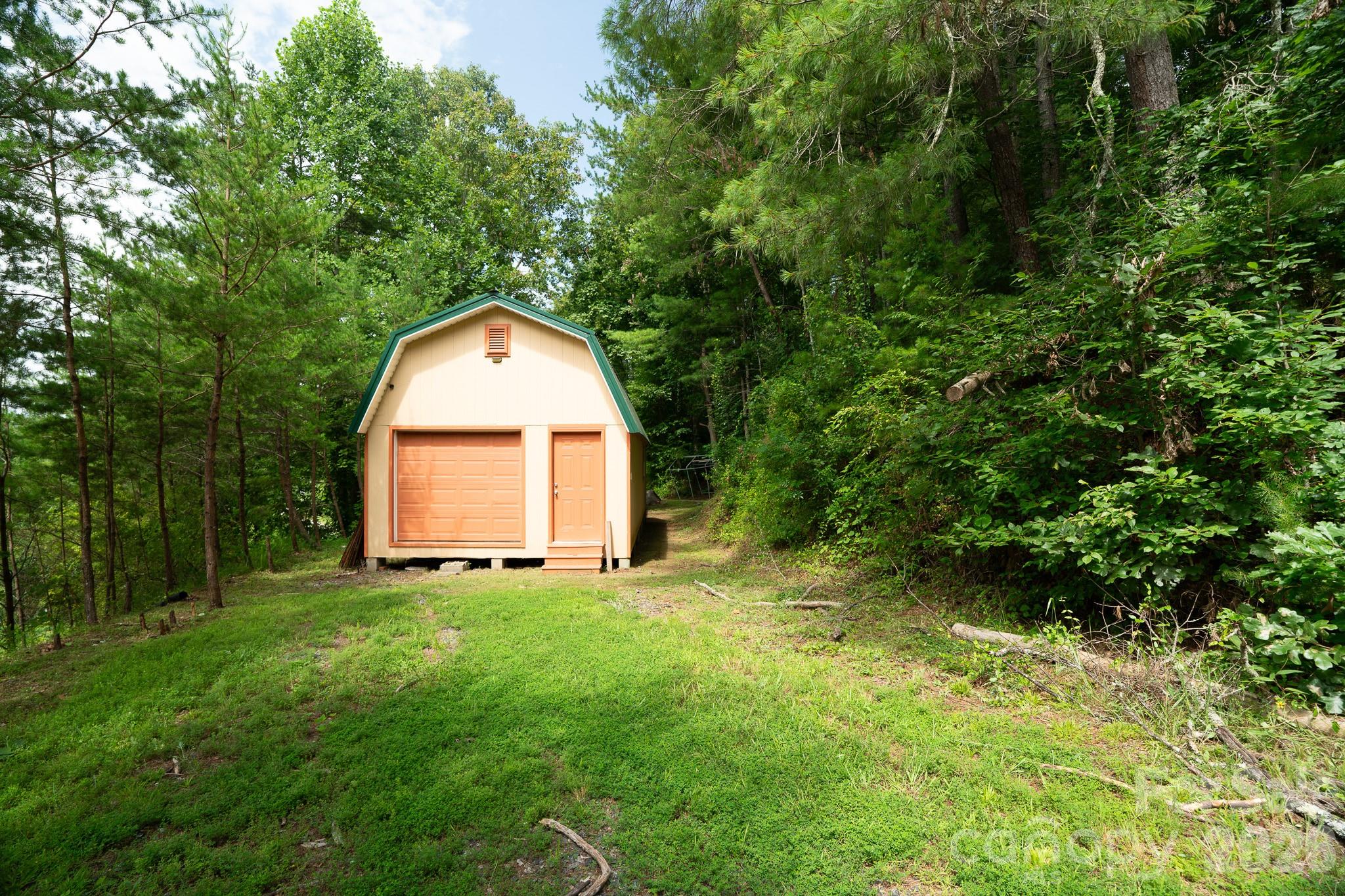 27 Lela Lane 4a Property Photo 17