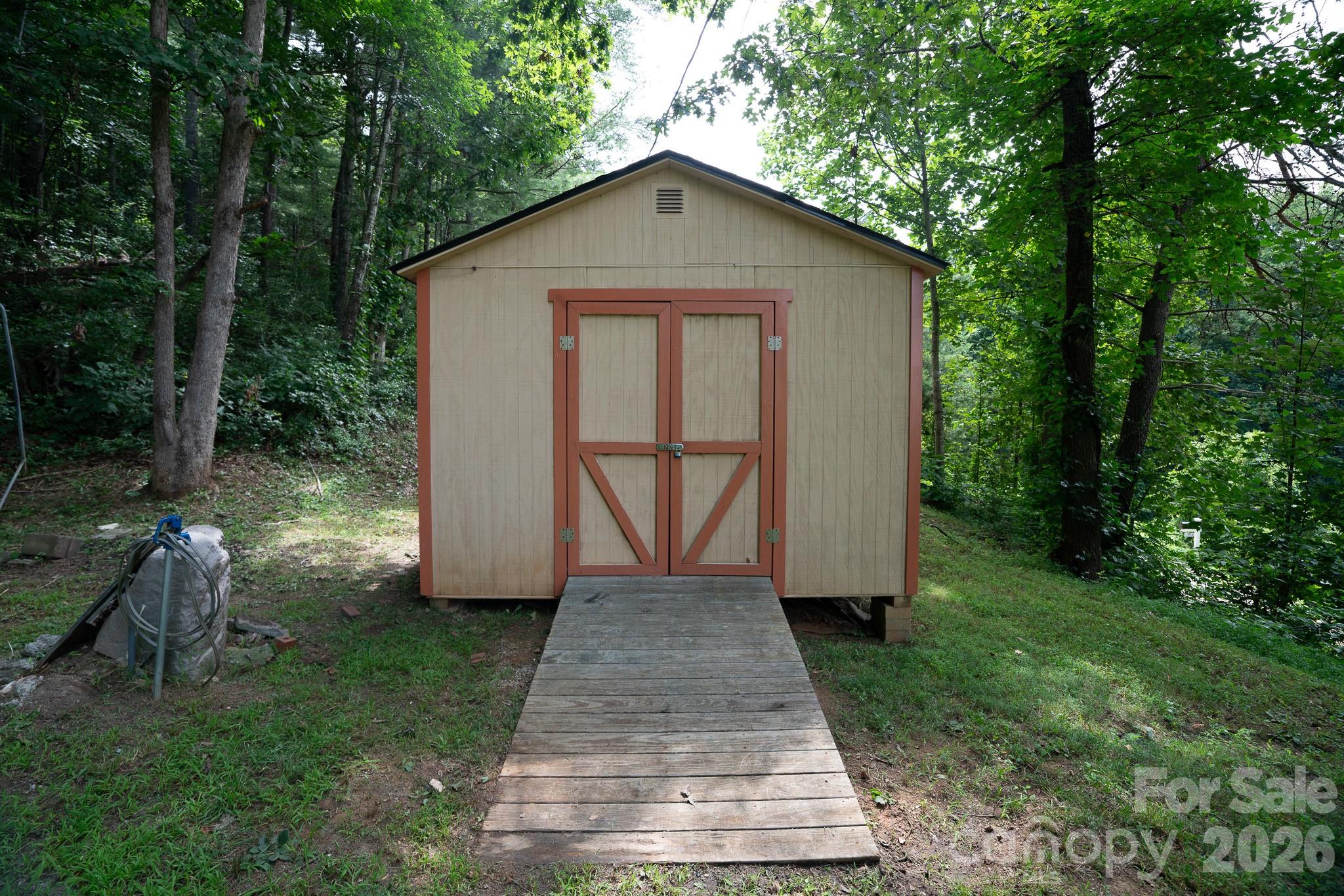 27 Lela Lane 4a Property Photo 18
