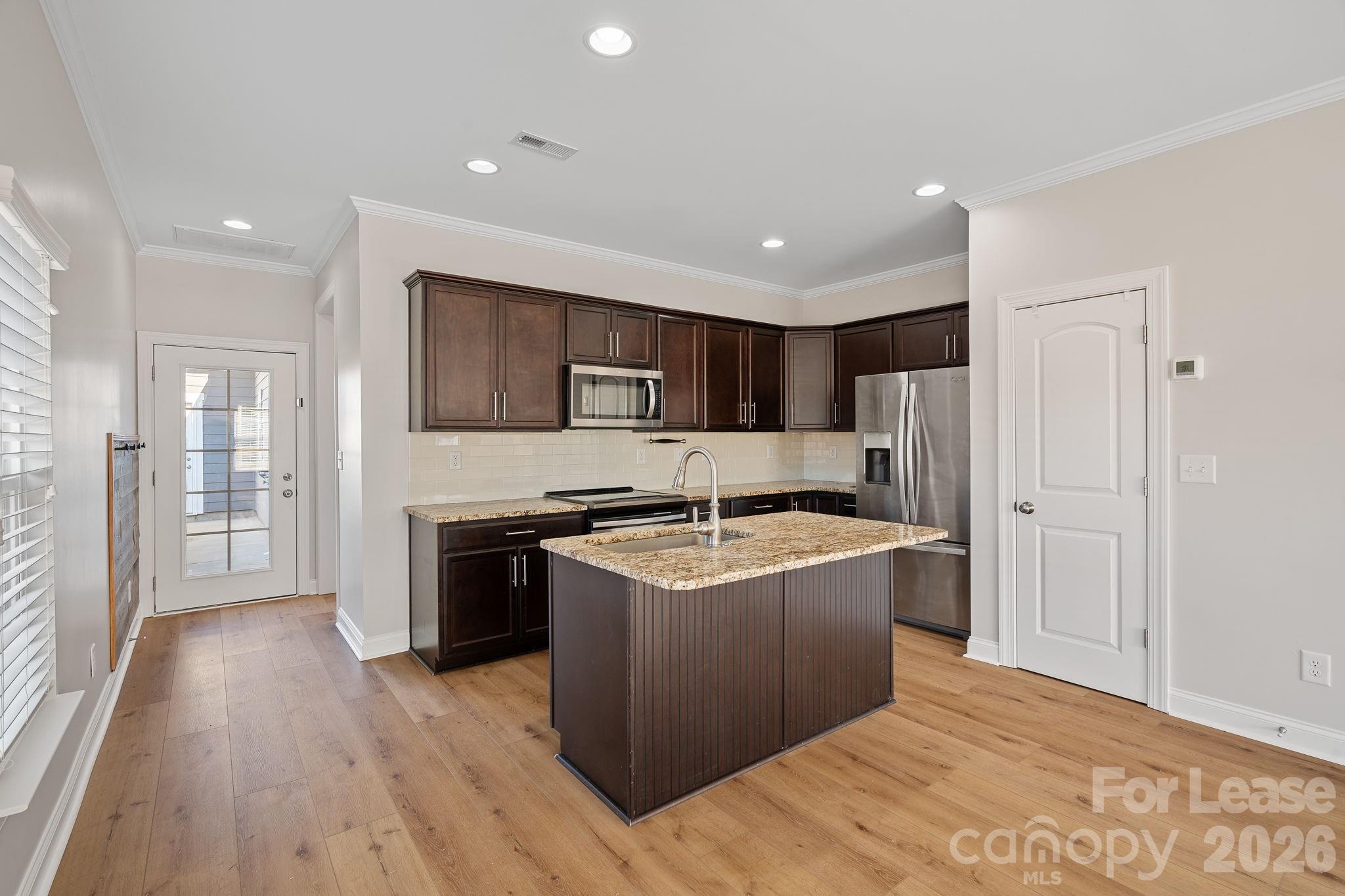 2503 Gallery Drive Property Photo 6