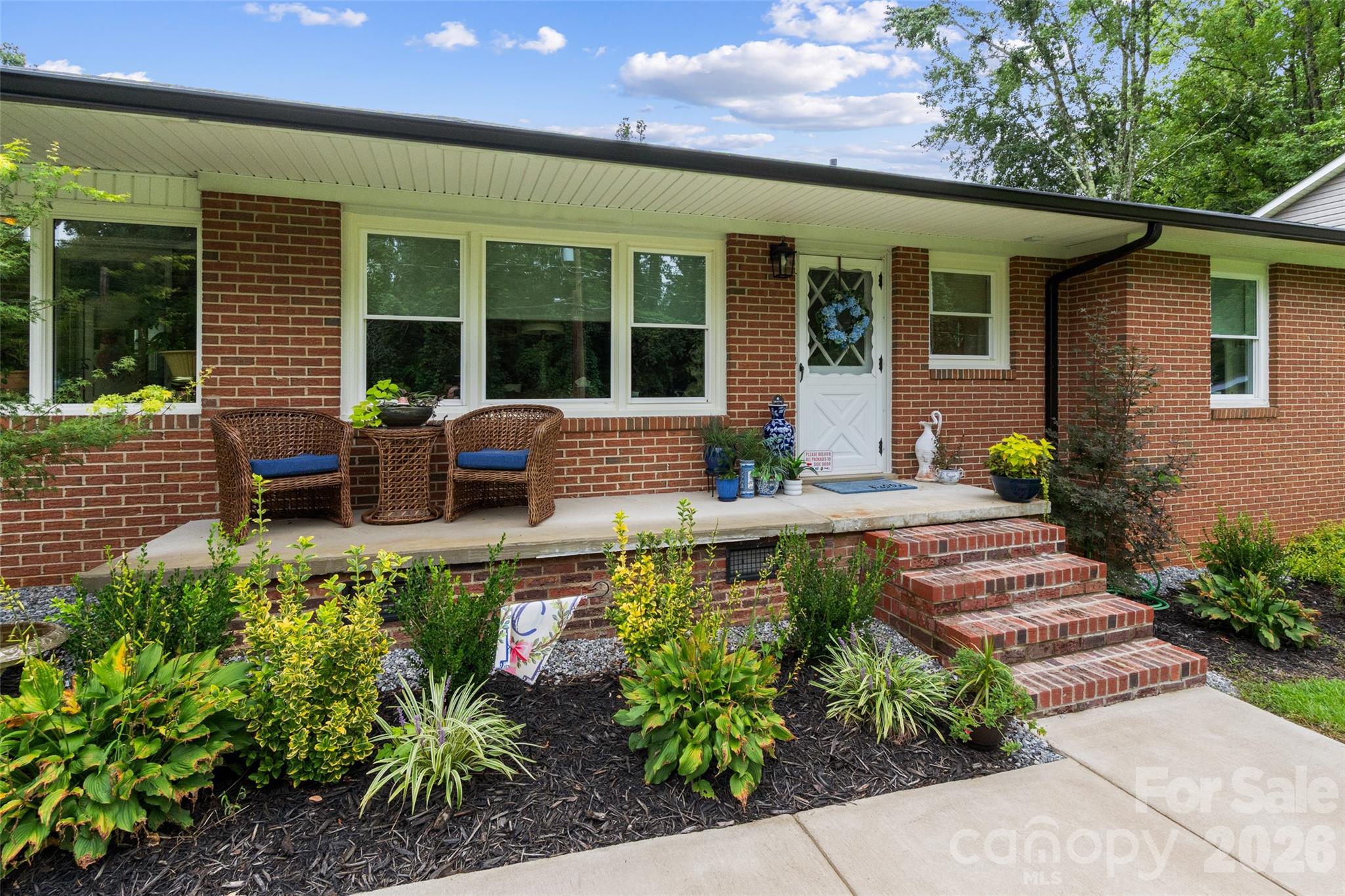 1101 Rosewood Avenue Property Photo 4