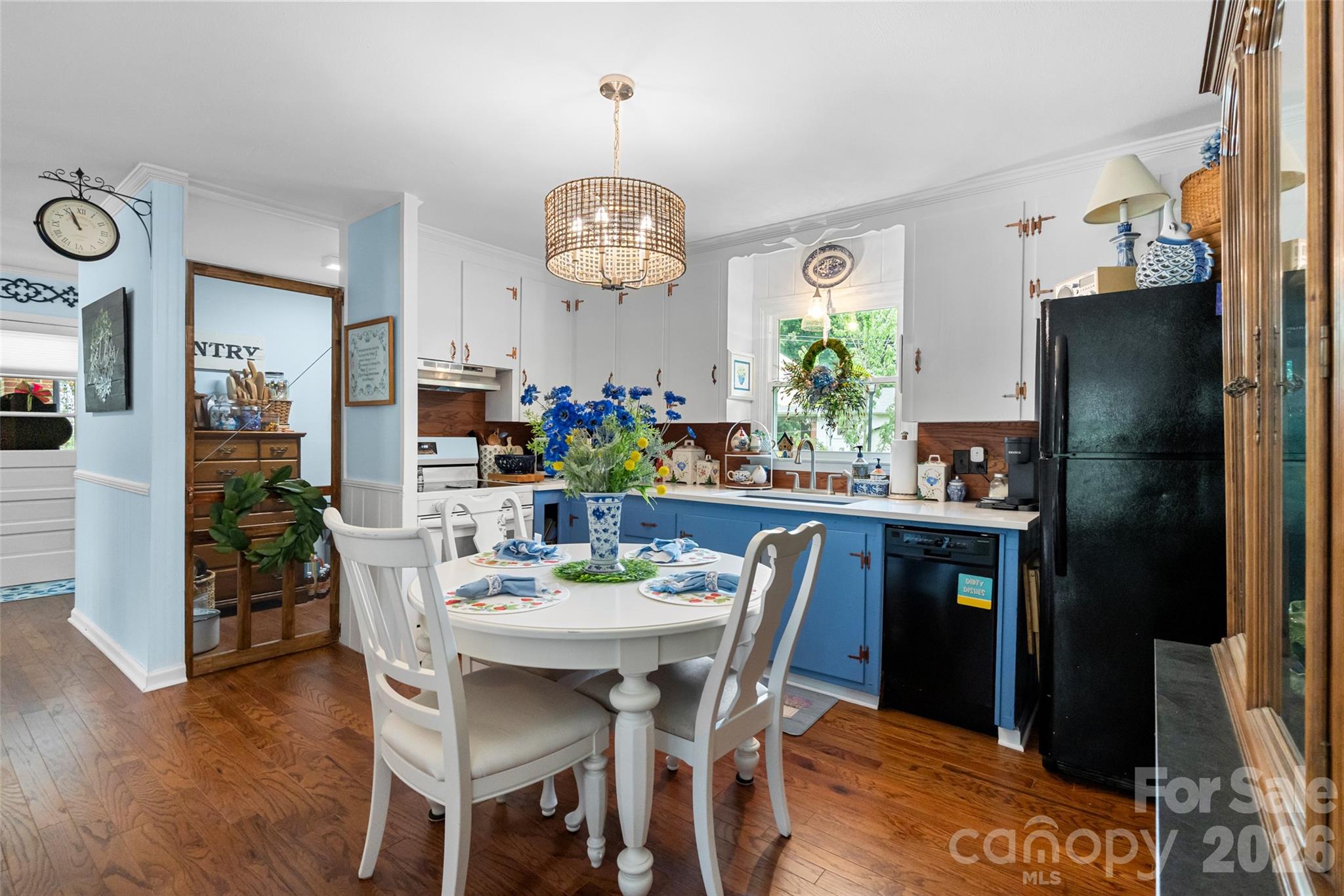 1101 Rosewood Avenue Property Photo 11