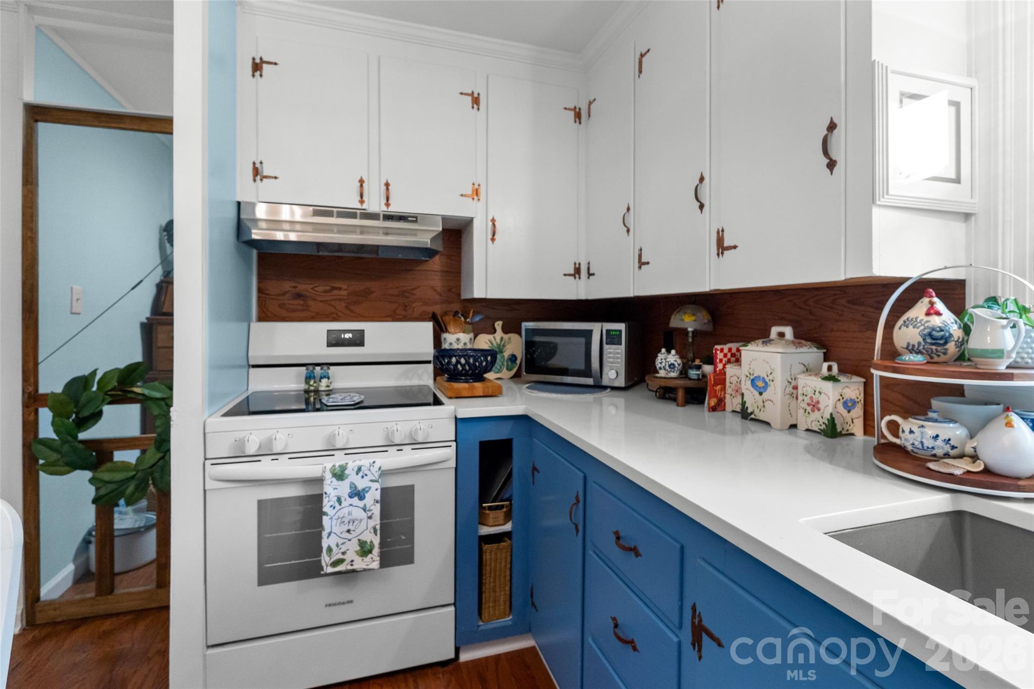 1101 Rosewood Avenue Property Photo 13
