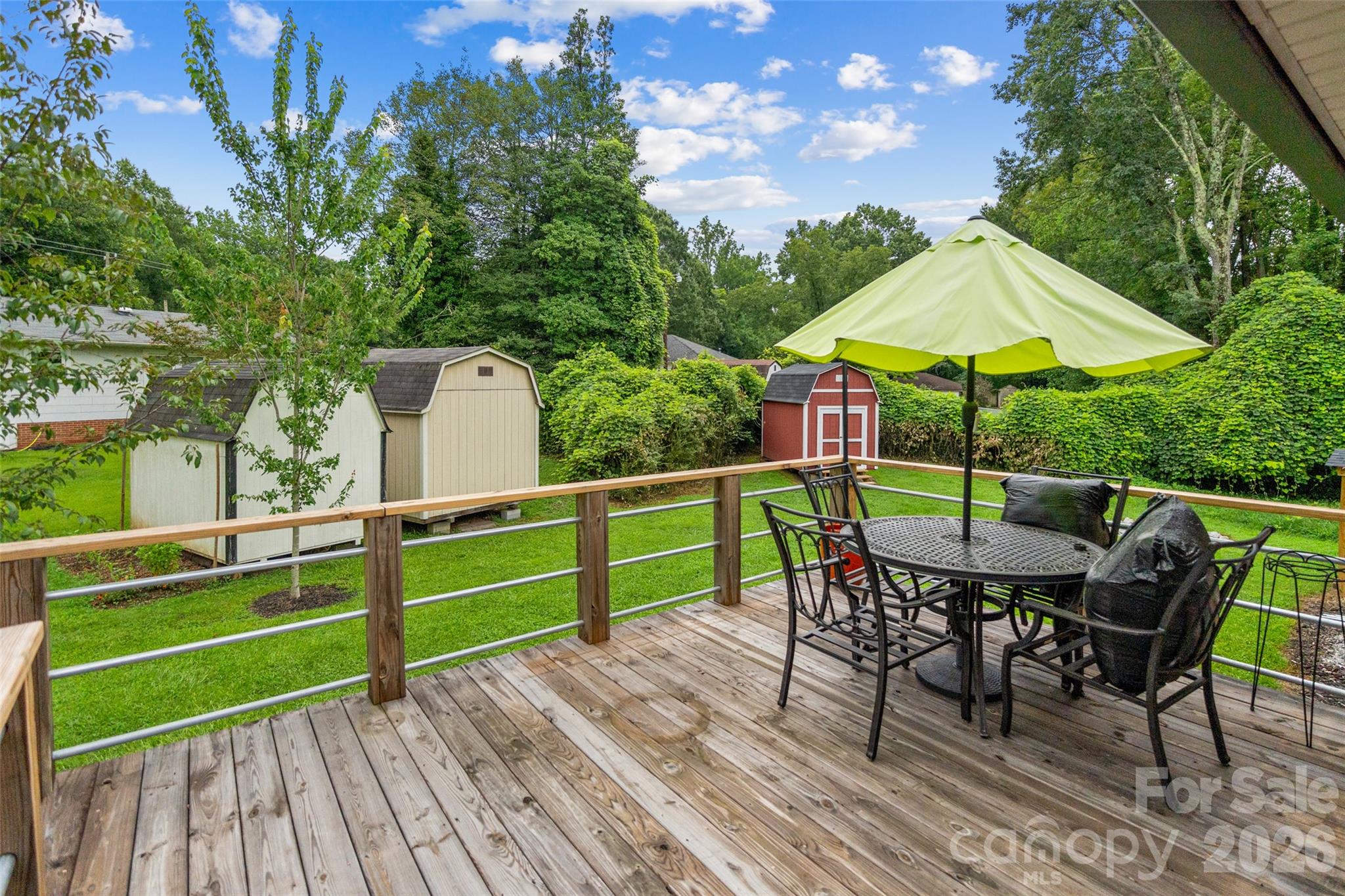 1101 Rosewood Avenue Property Photo 32