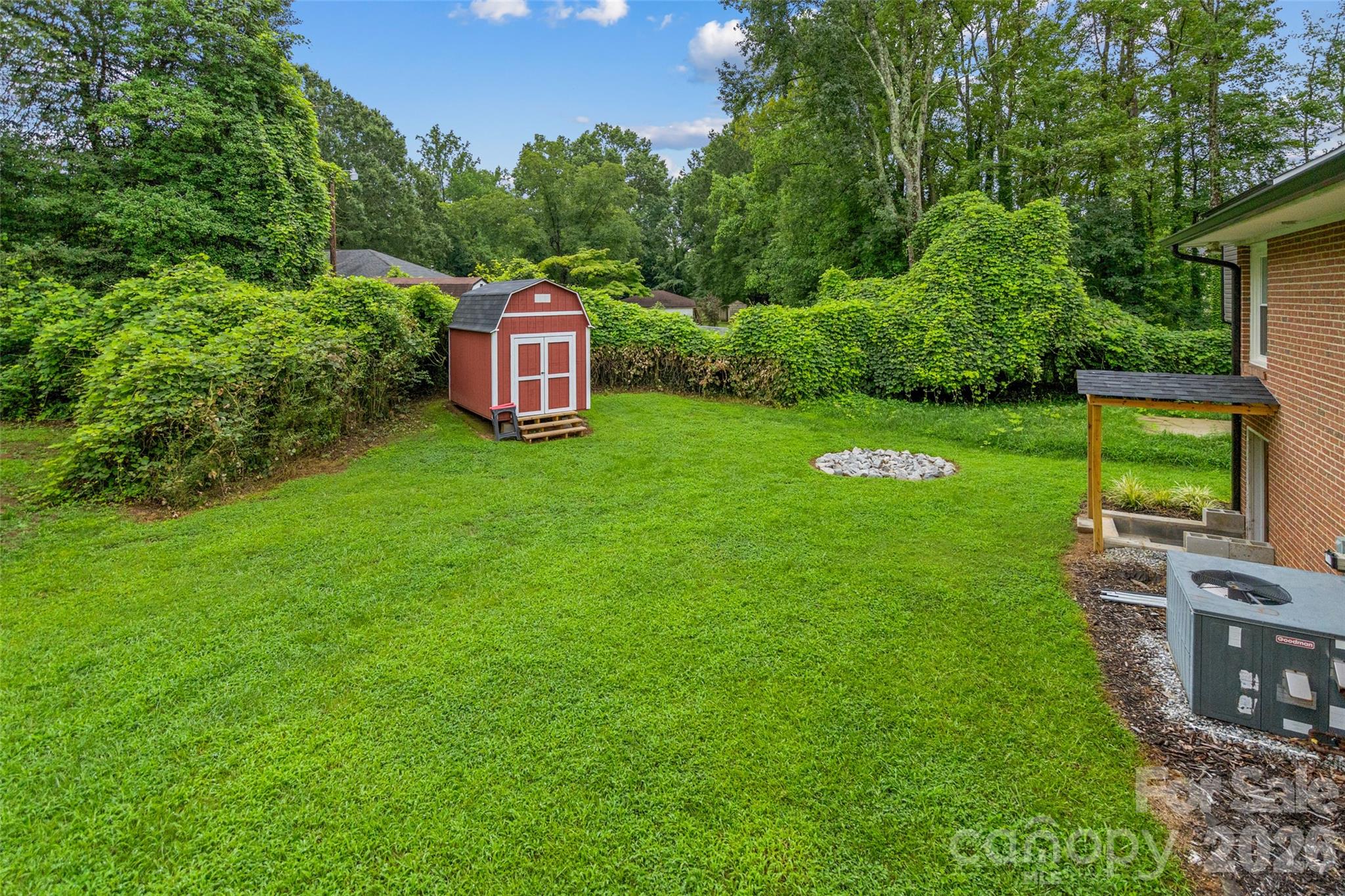 1101 Rosewood Avenue Property Photo 34