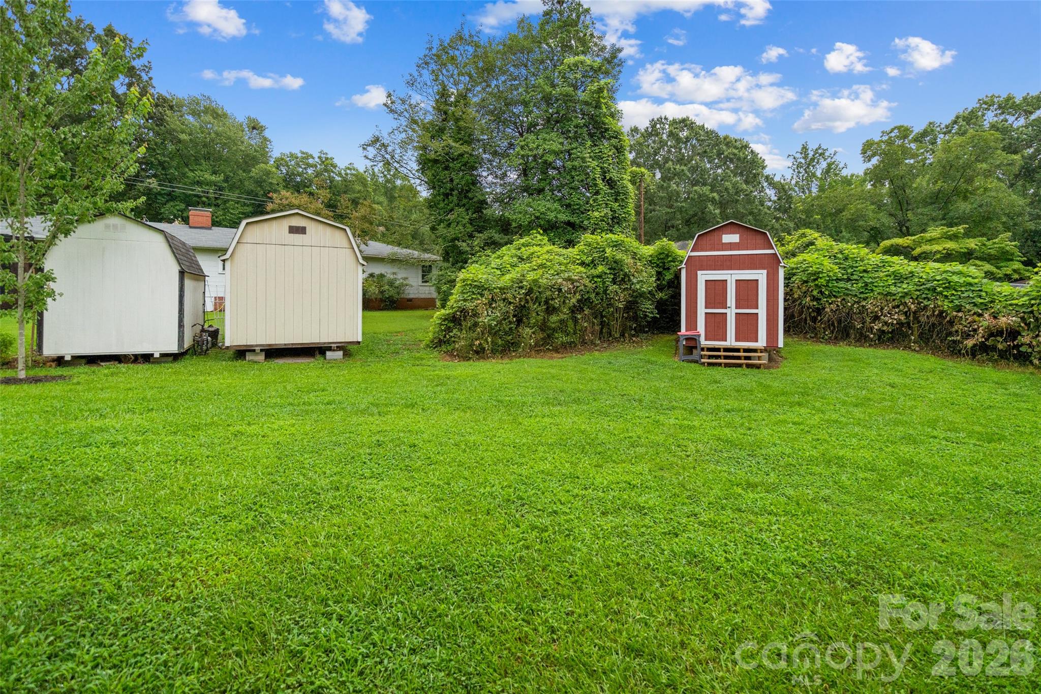 1101 Rosewood Avenue Property Photo 35