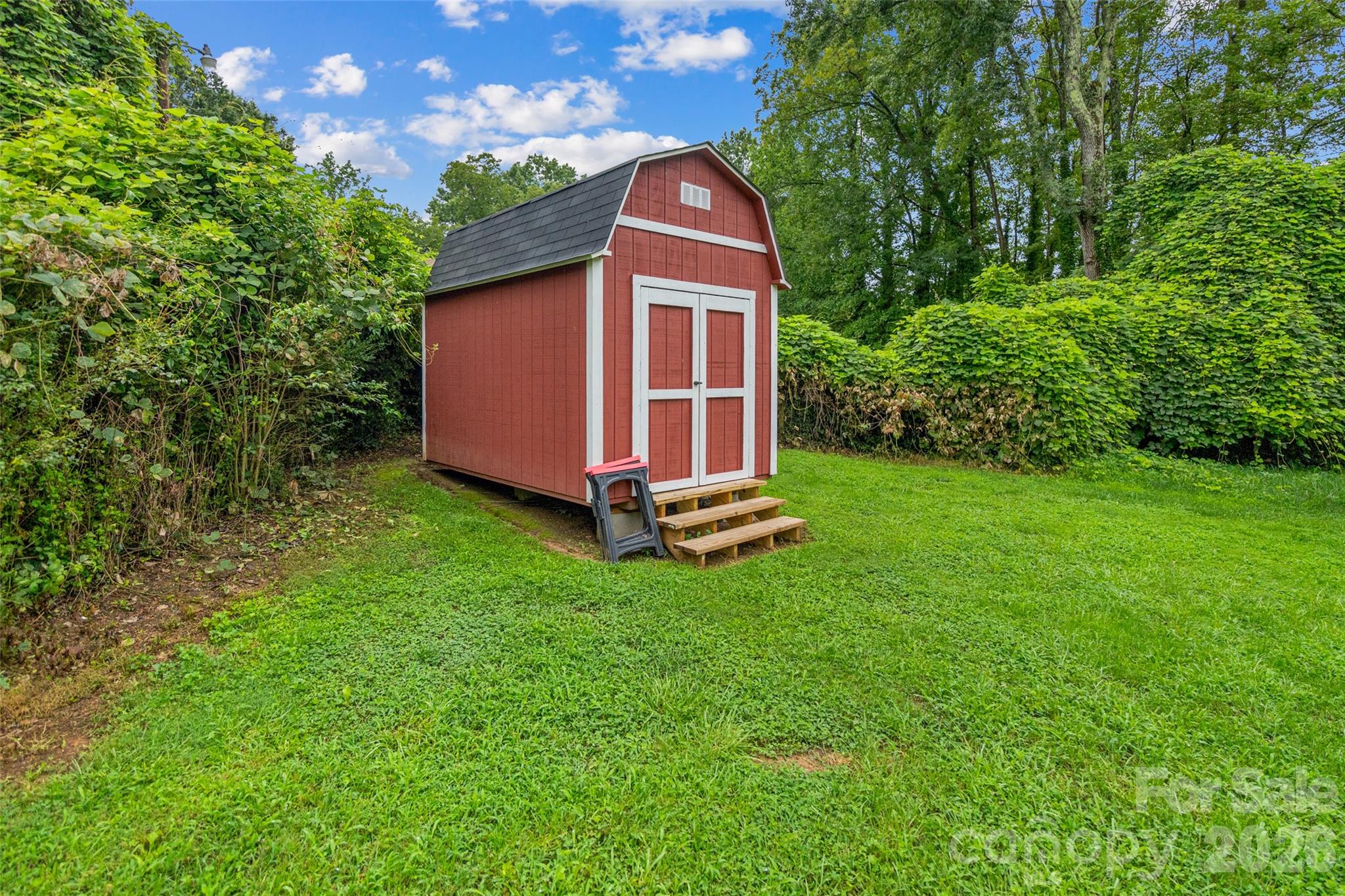 1101 Rosewood Avenue Property Photo 36