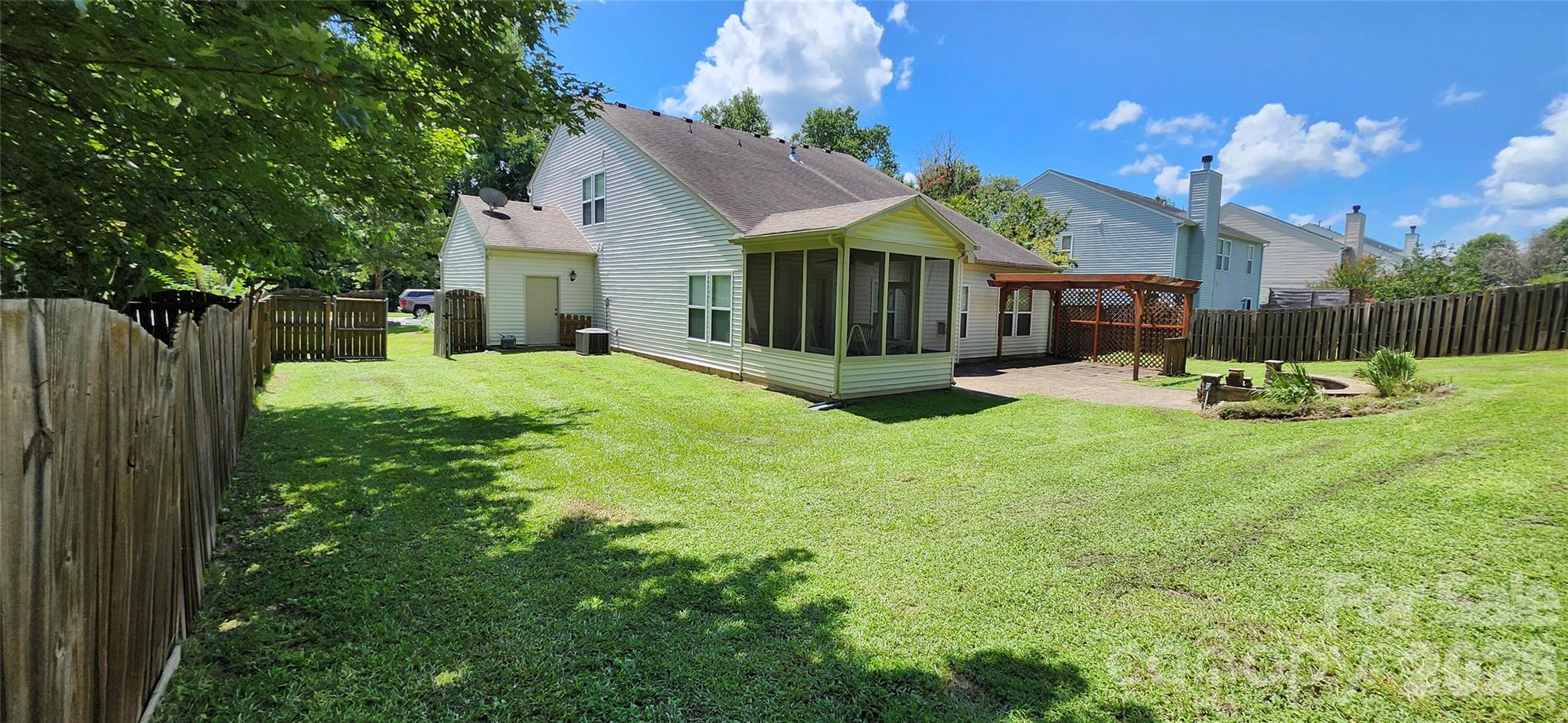 3792 Shasta Circle Property Photo 4