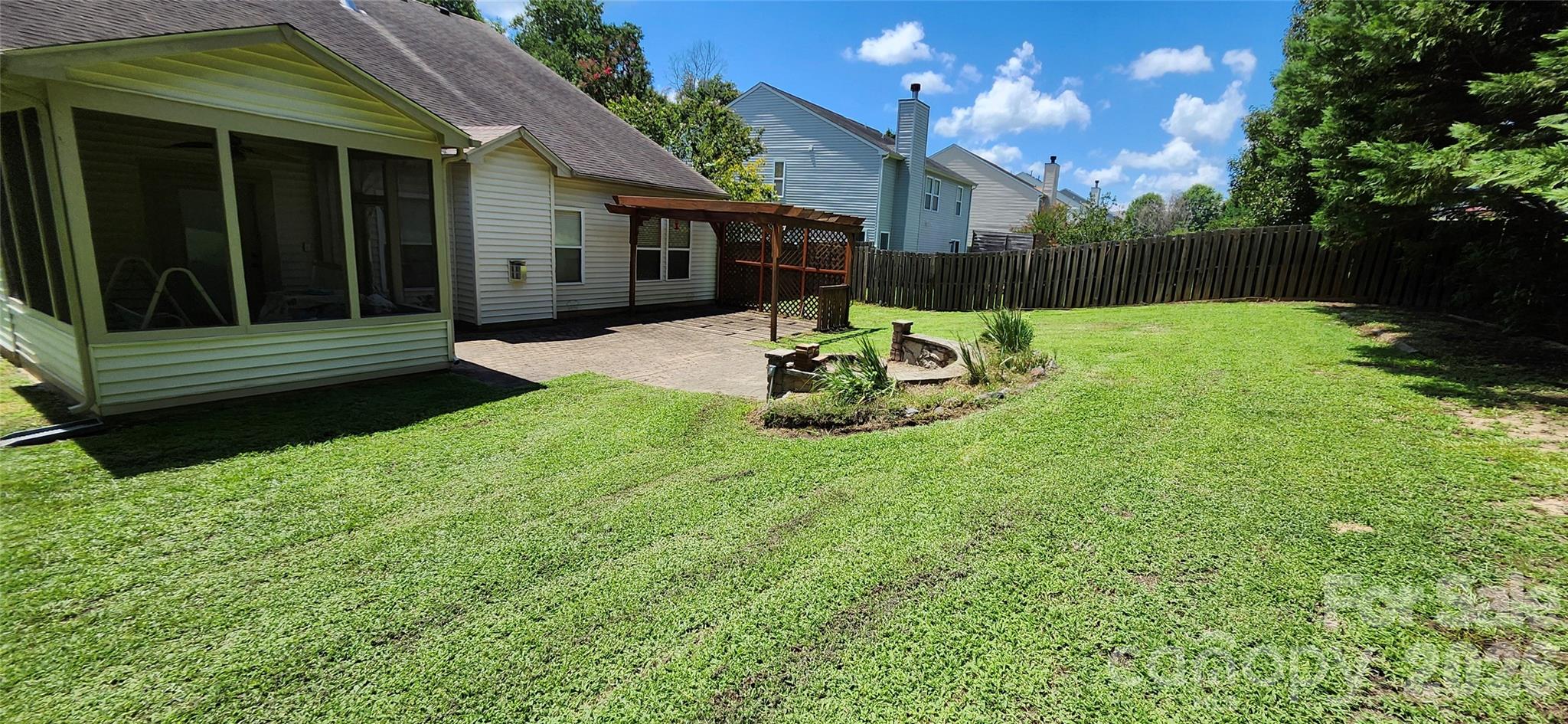 3792 Shasta Circle Property Photo 6