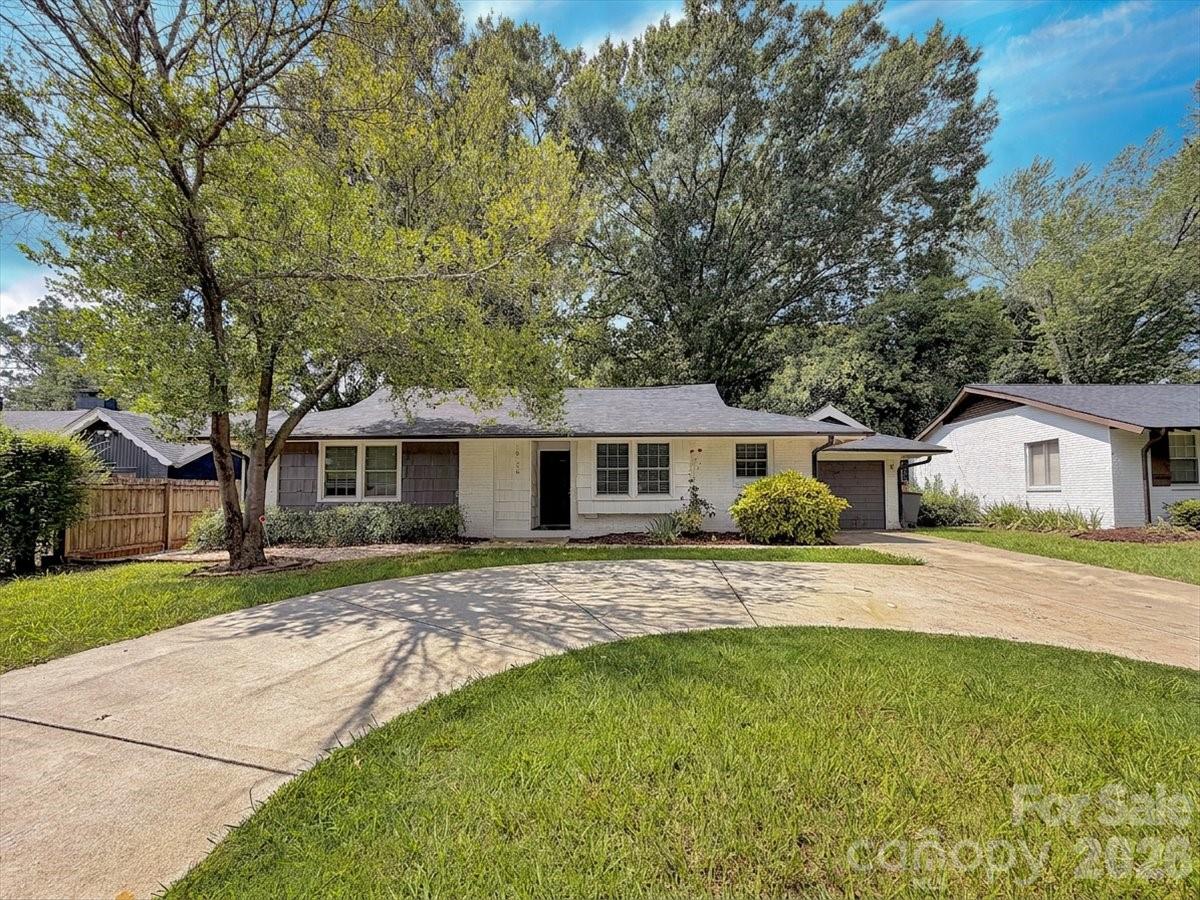 1926 Tyvola Road Property Photo 2