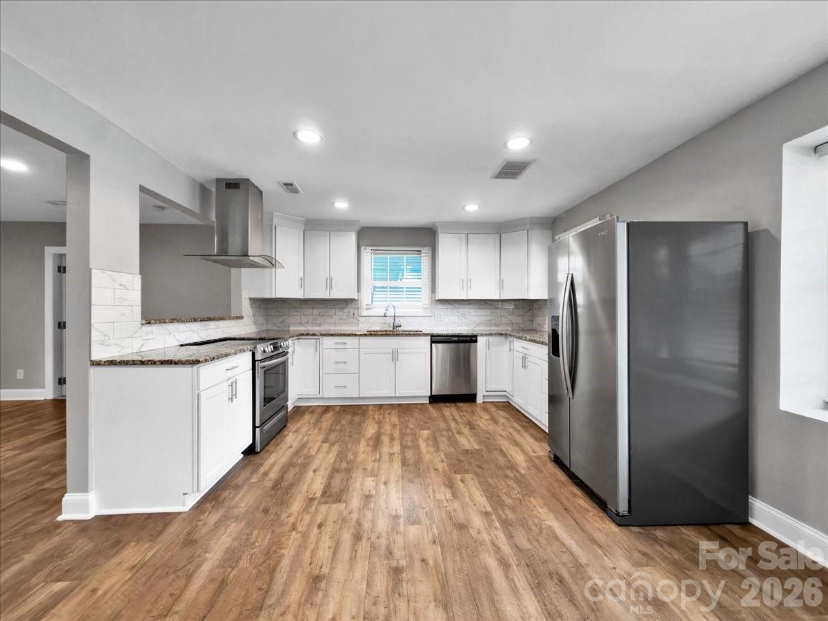 1926 Tyvola Road Property Photo 5