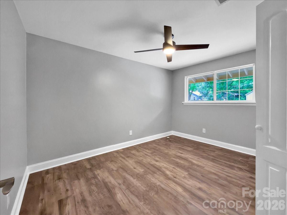 1926 Tyvola Road Property Photo 17