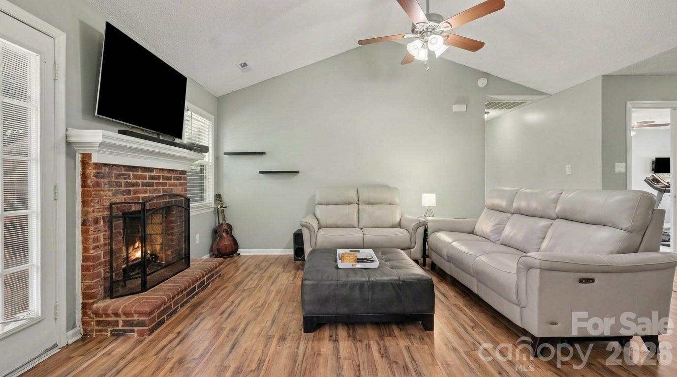 5002 Morning Dew Lane Property Photo 6