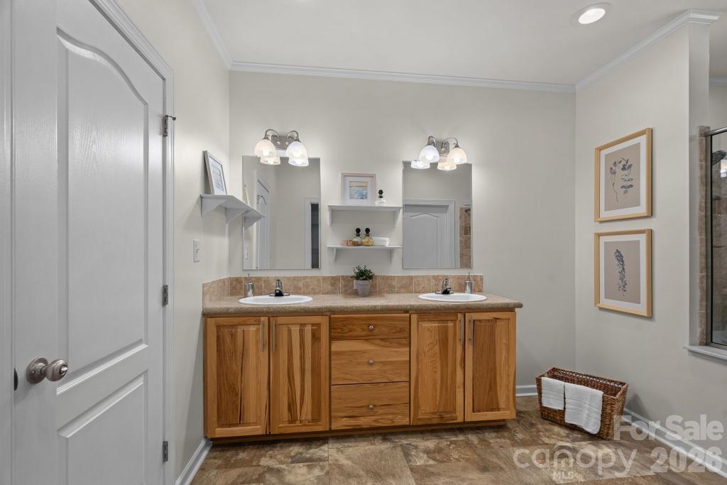 10429 Starwood Drive Property Photo 15