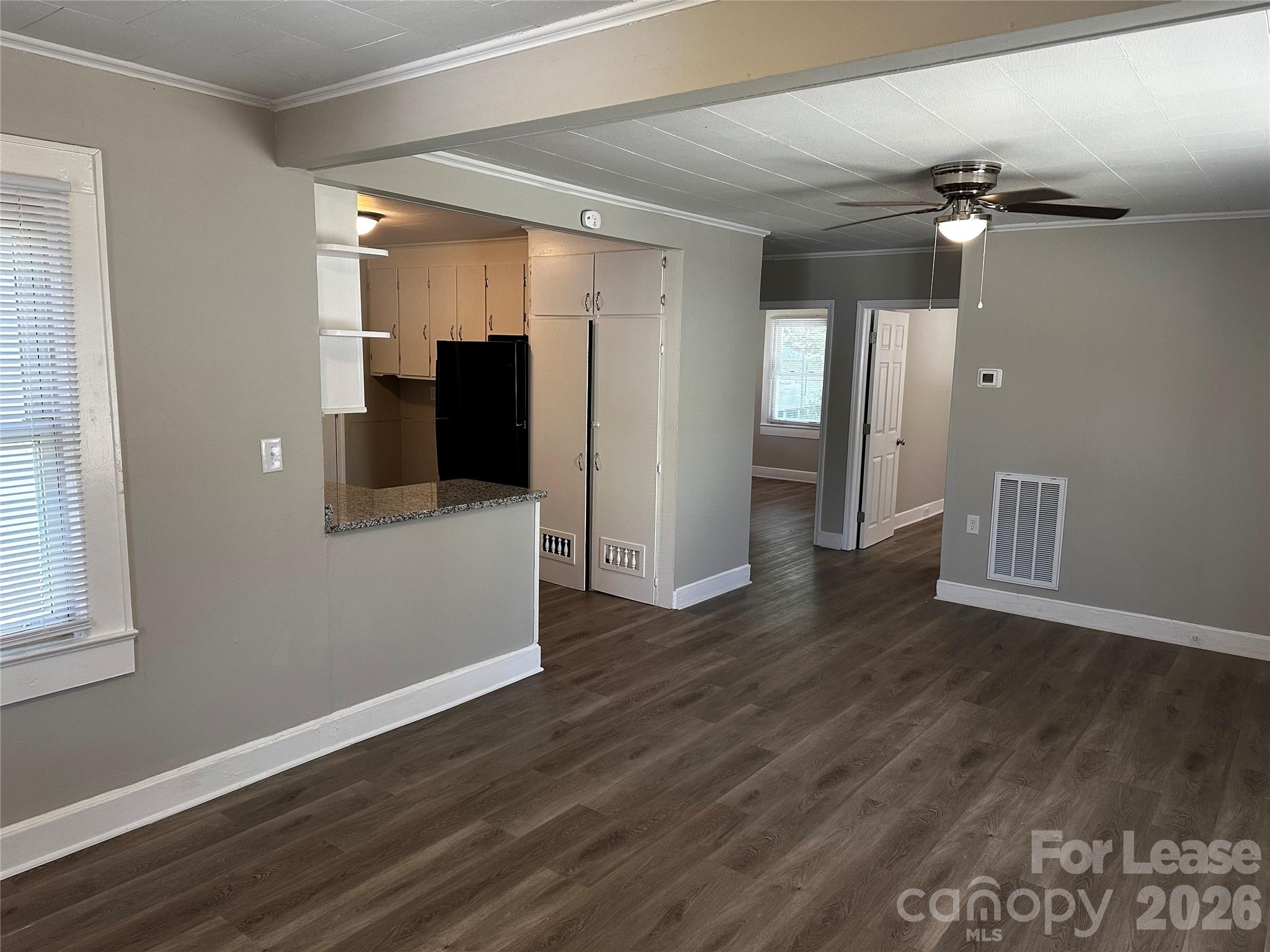603 Robbins Street Property Photo 5