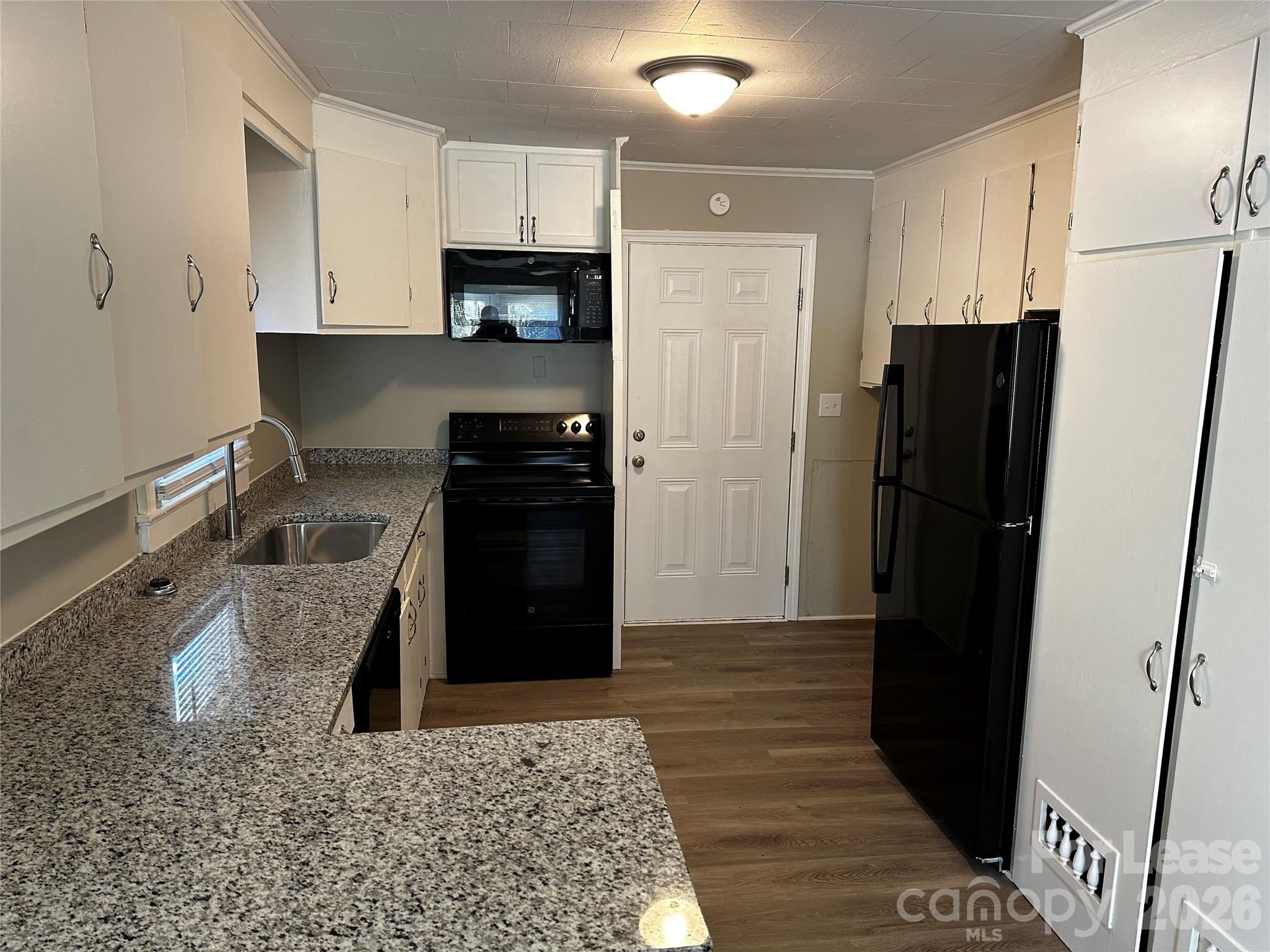 603 Robbins Street Property Photo 8