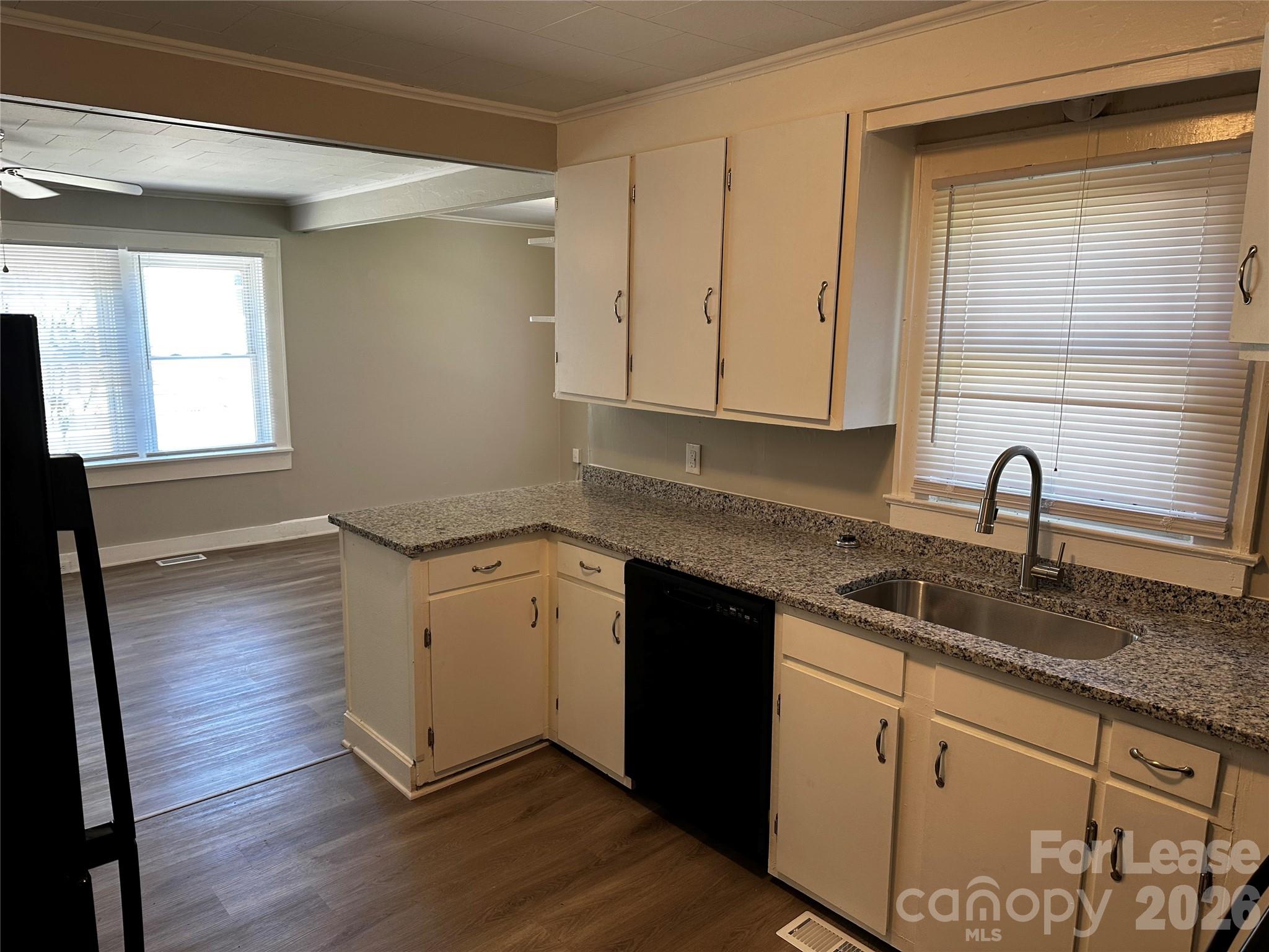603 Robbins Street Property Photo 10