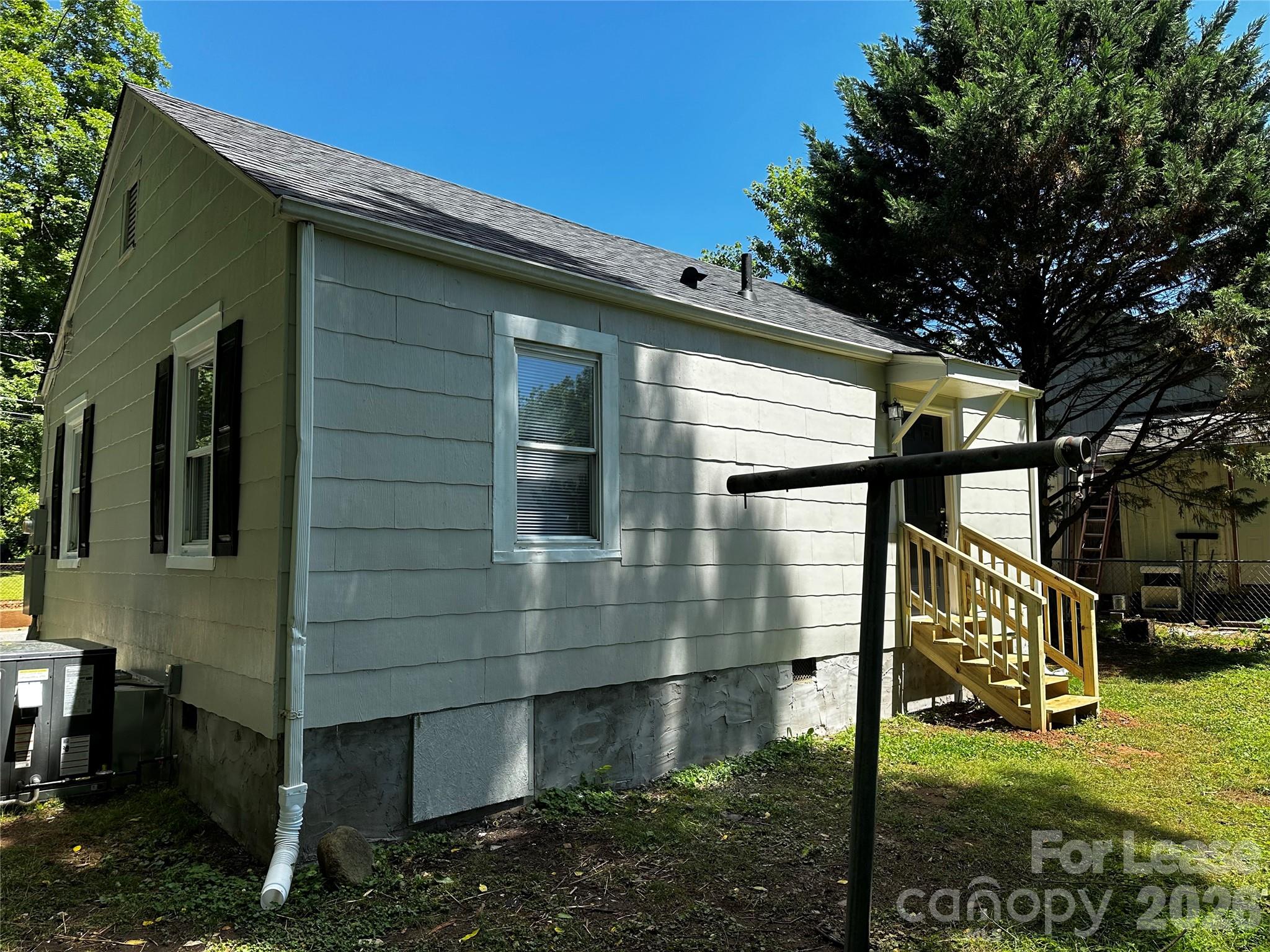 603 Robbins Street Property Photo 24